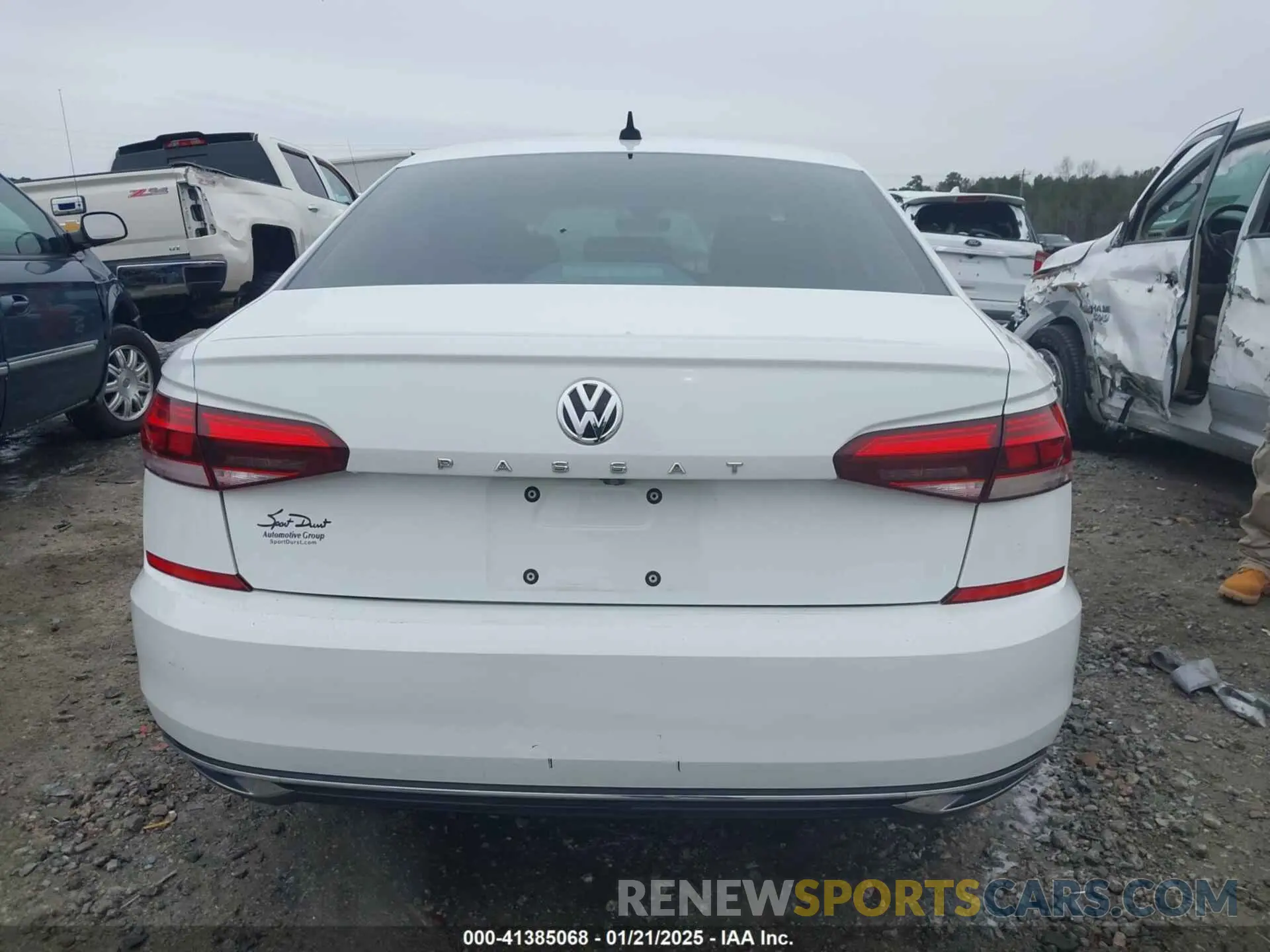 17 Photograph of a damaged car 1VWSA7A32LC009225 VOLKSWAGEN PASSAT 2020