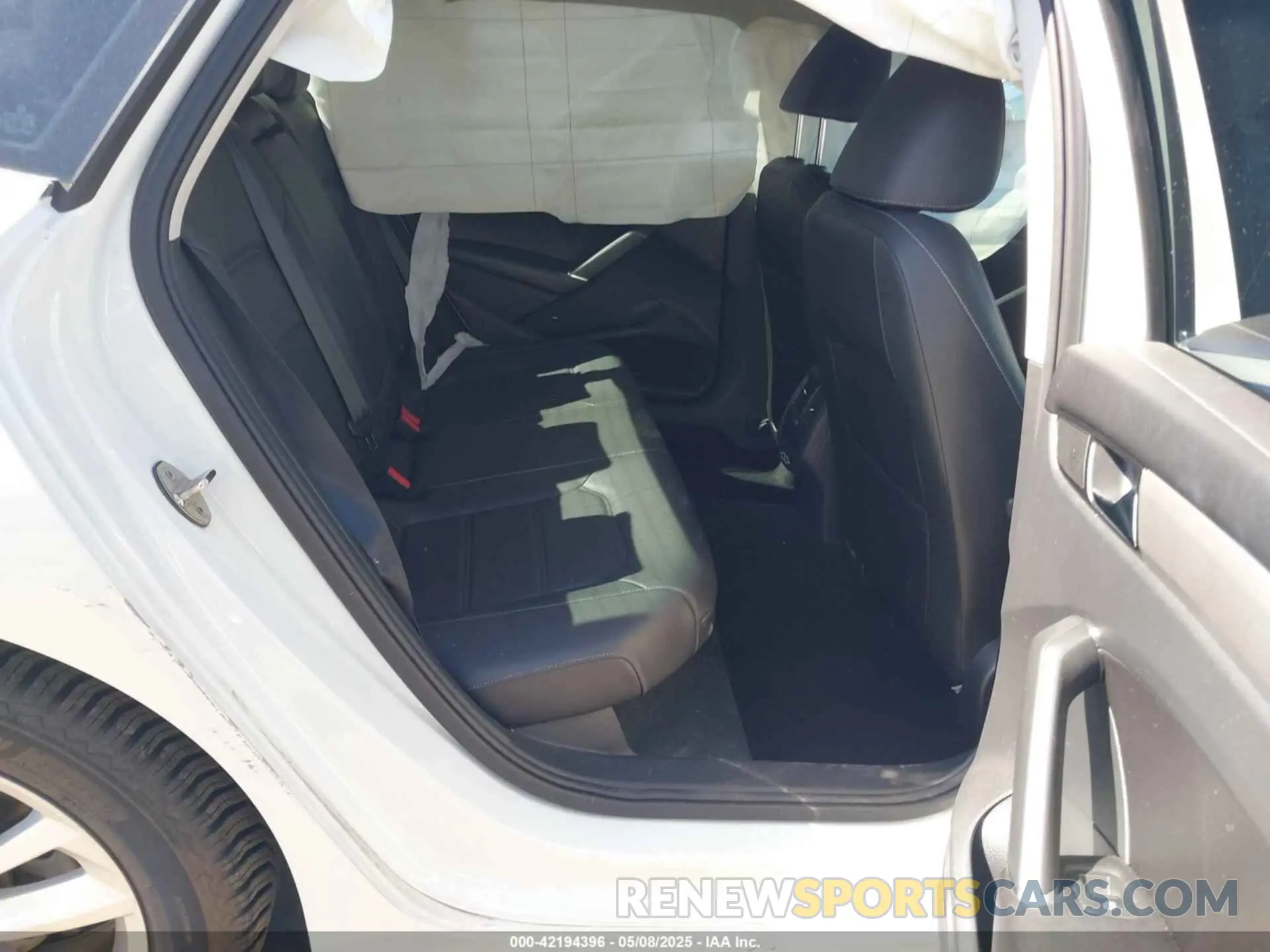 8 Photograph of a damaged car 1VWSA7A32LC010911 VOLKSWAGEN PASSAT 2020