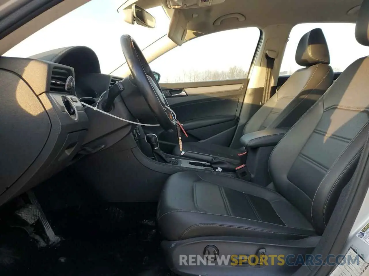 7 Photograph of a damaged car 1VWSA7A32LC015882 VOLKSWAGEN PASSAT 2020