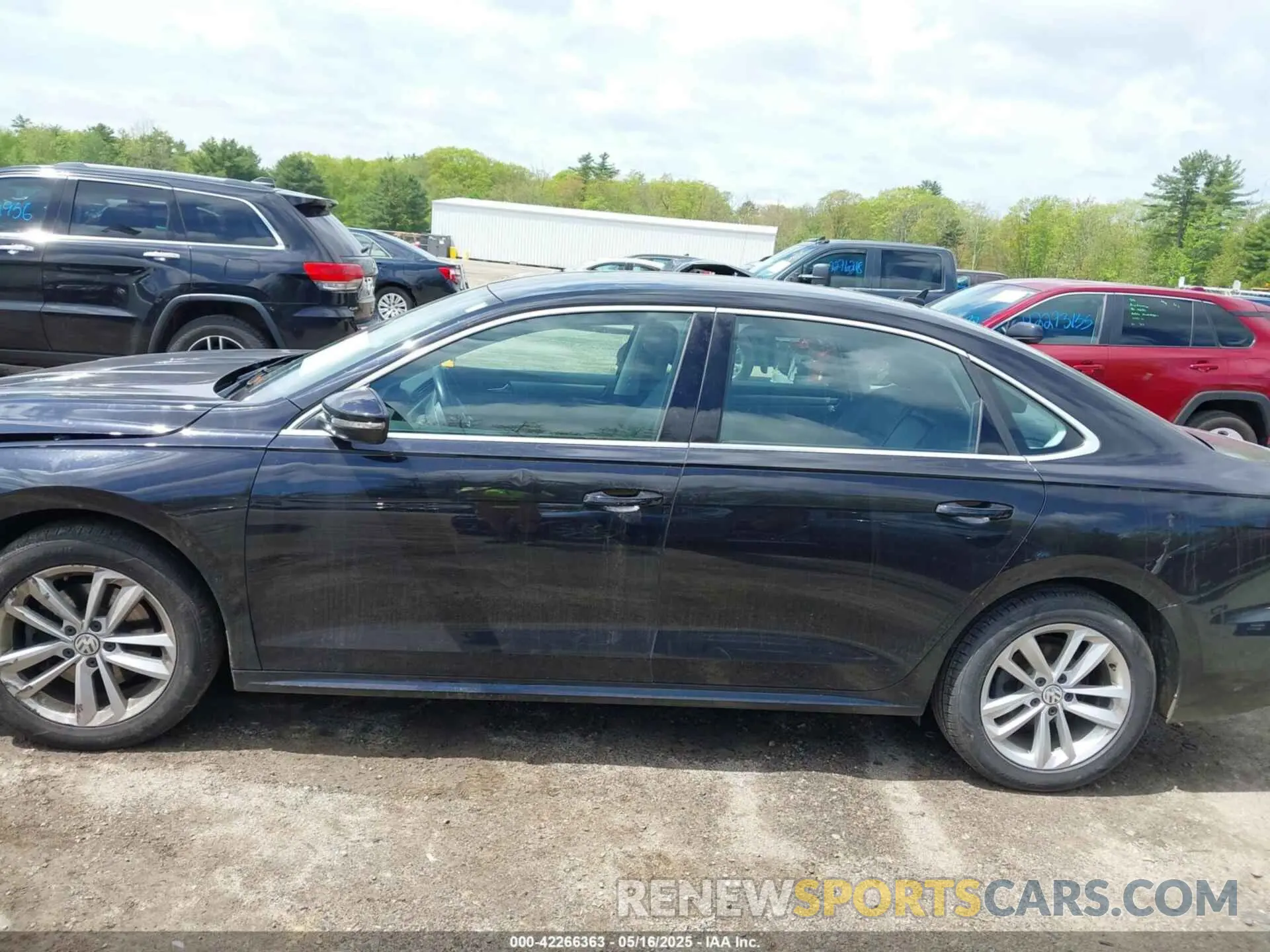 14 Photograph of a damaged car 1VWSA7A33LC011372 VOLKSWAGEN PASSAT 2020