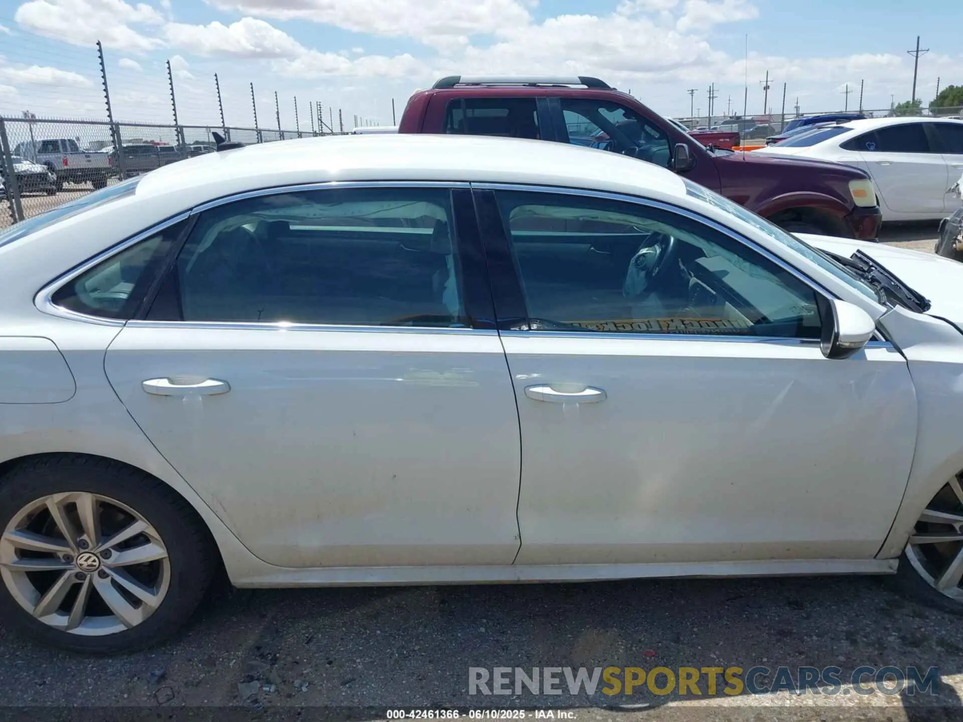 14 Photograph of a damaged car 1VWSA7A37LC015344 VOLKSWAGEN PASSAT 2020