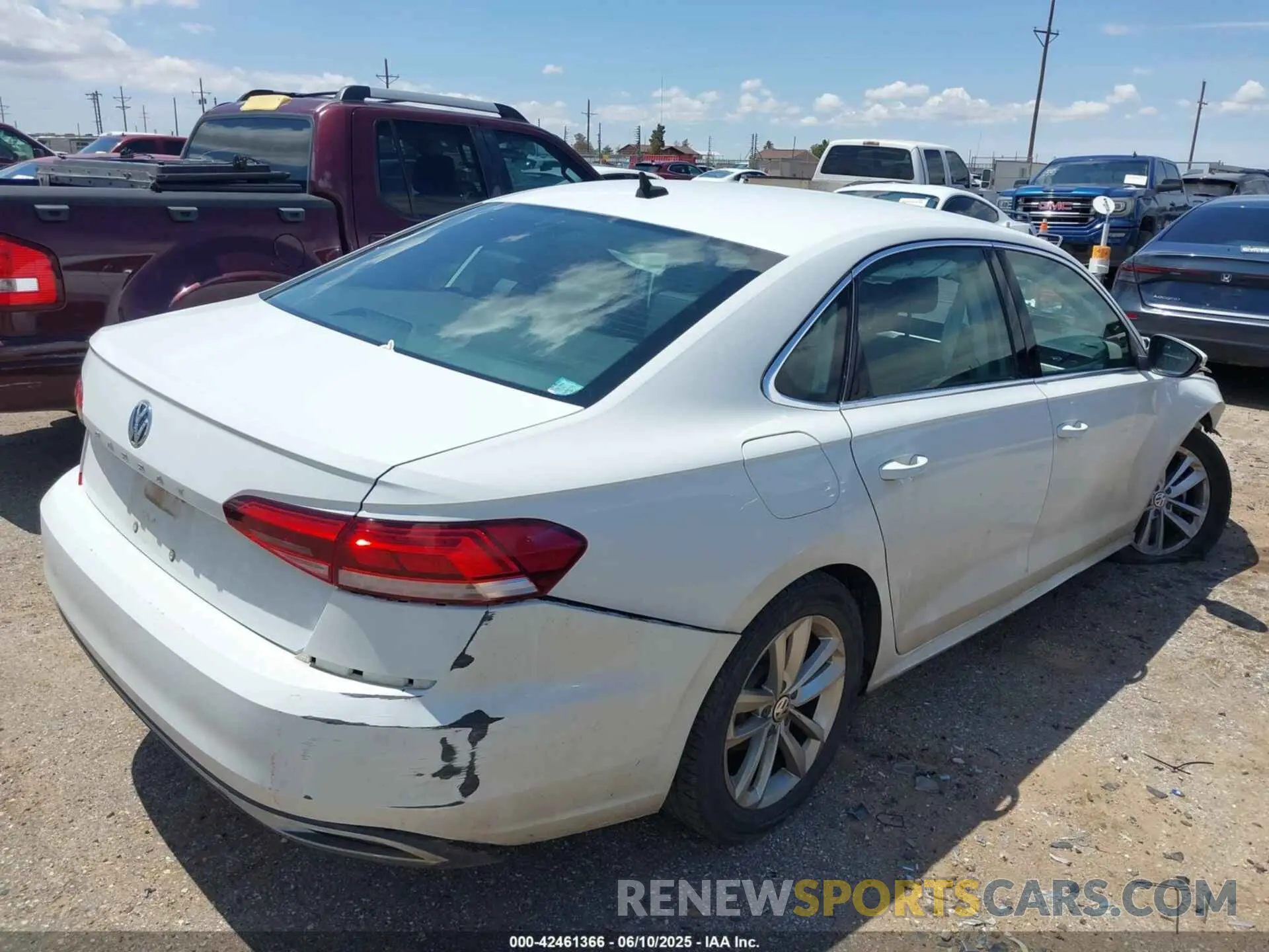 4 Photograph of a damaged car 1VWSA7A37LC015344 VOLKSWAGEN PASSAT 2020