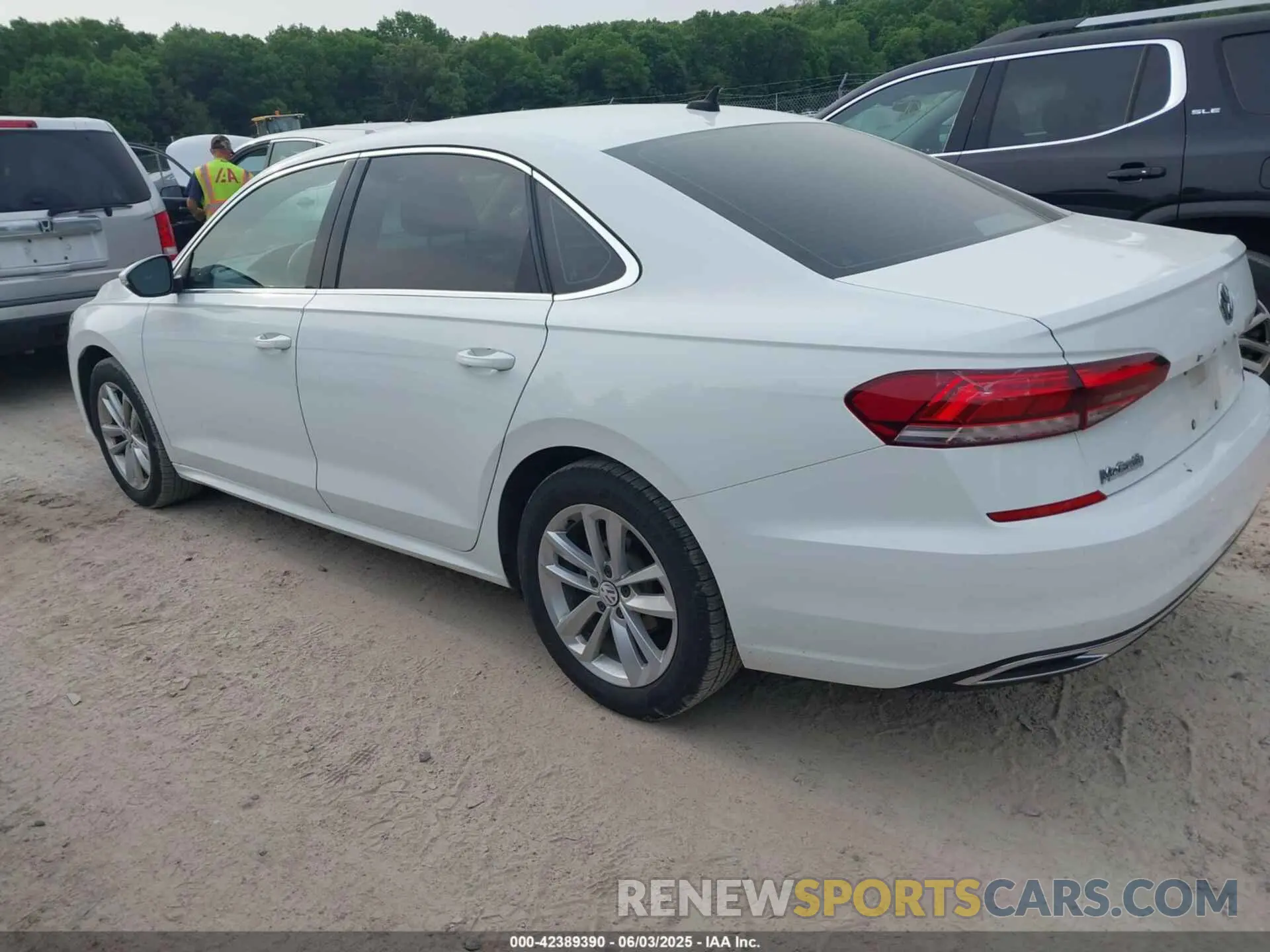 3 Photograph of a damaged car 1VWSA7A37LC024206 VOLKSWAGEN PASSAT 2020