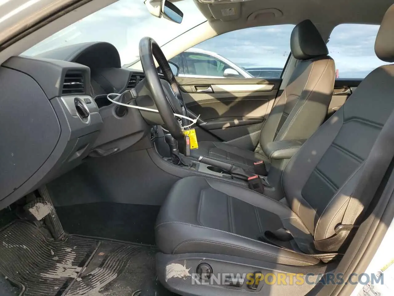 7 Photograph of a damaged car 1VWSA7A38LC016633 VOLKSWAGEN PASSAT 2020
