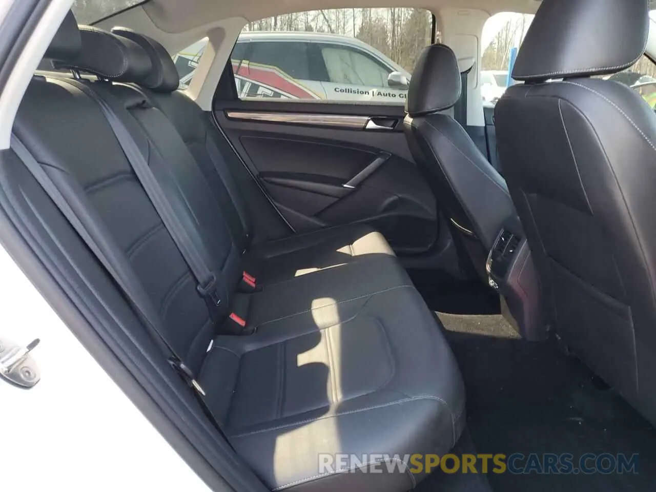 10 Photograph of a damaged car 1VWUA7A32LC014580 VOLKSWAGEN PASSAT 2020