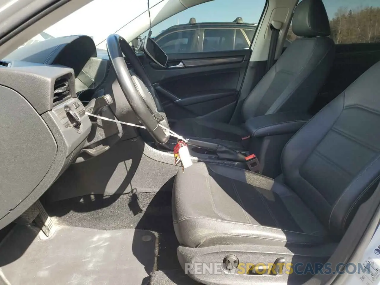 7 Photograph of a damaged car 1VWUA7A32LC014580 VOLKSWAGEN PASSAT 2020