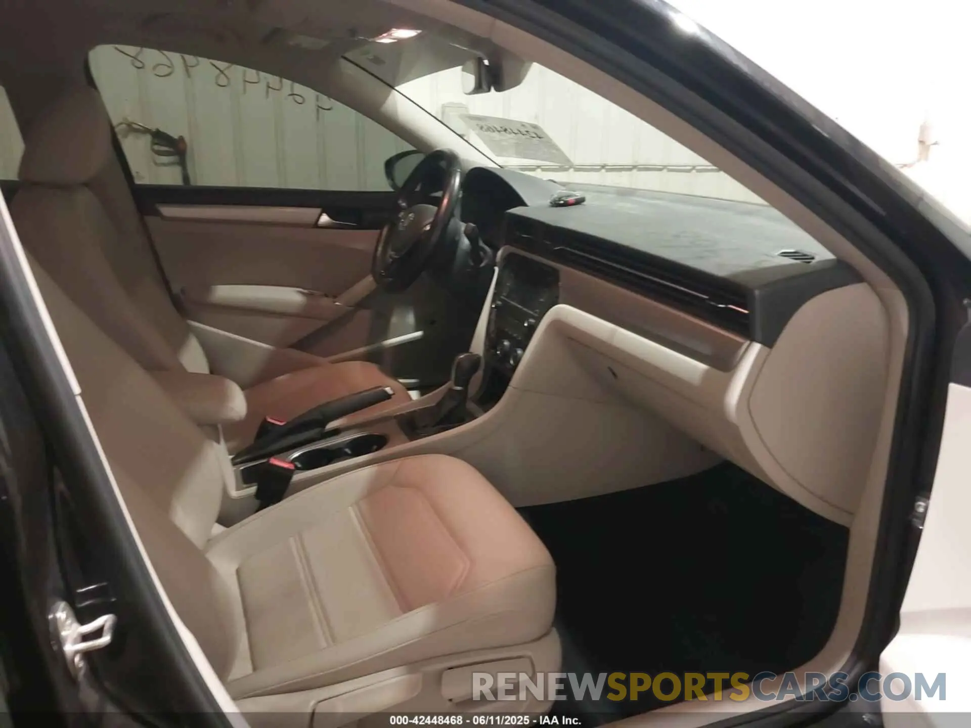 5 Photograph of a damaged car 1VWWA7A32LC012515 VOLKSWAGEN PASSAT 2020