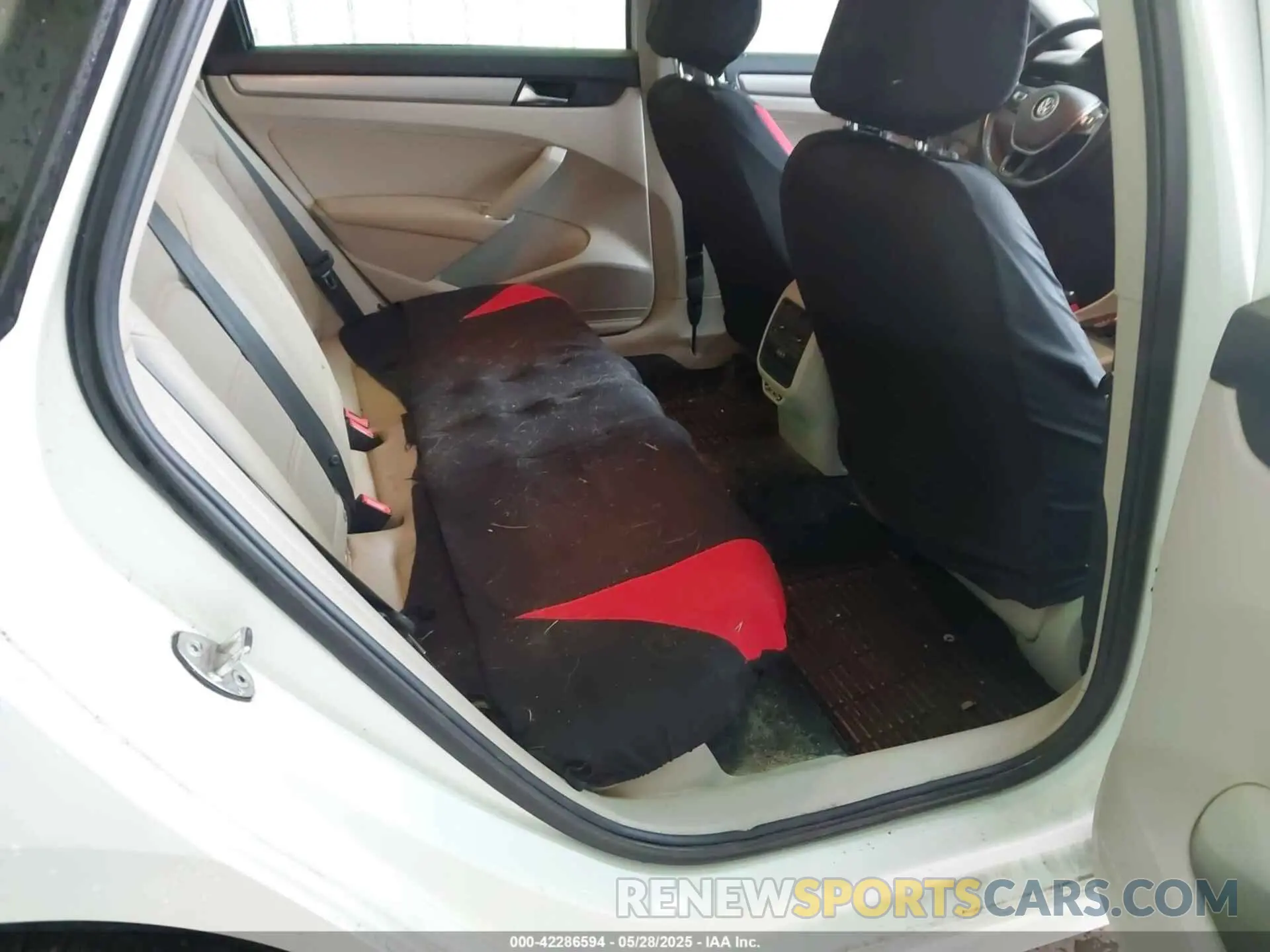 8 Photograph of a damaged car 1VWWA7A35LC004103 VOLKSWAGEN PASSAT 2020