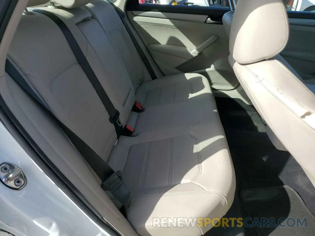 10 Photograph of a damaged car 1VWWA7A37LC027298 VOLKSWAGEN PASSAT 2020