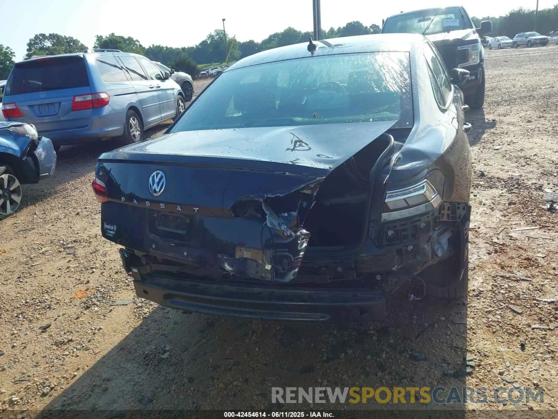 15 Photograph of a damaged car 1VWAA7A31MC017829 VOLKSWAGEN PASSAT 2021