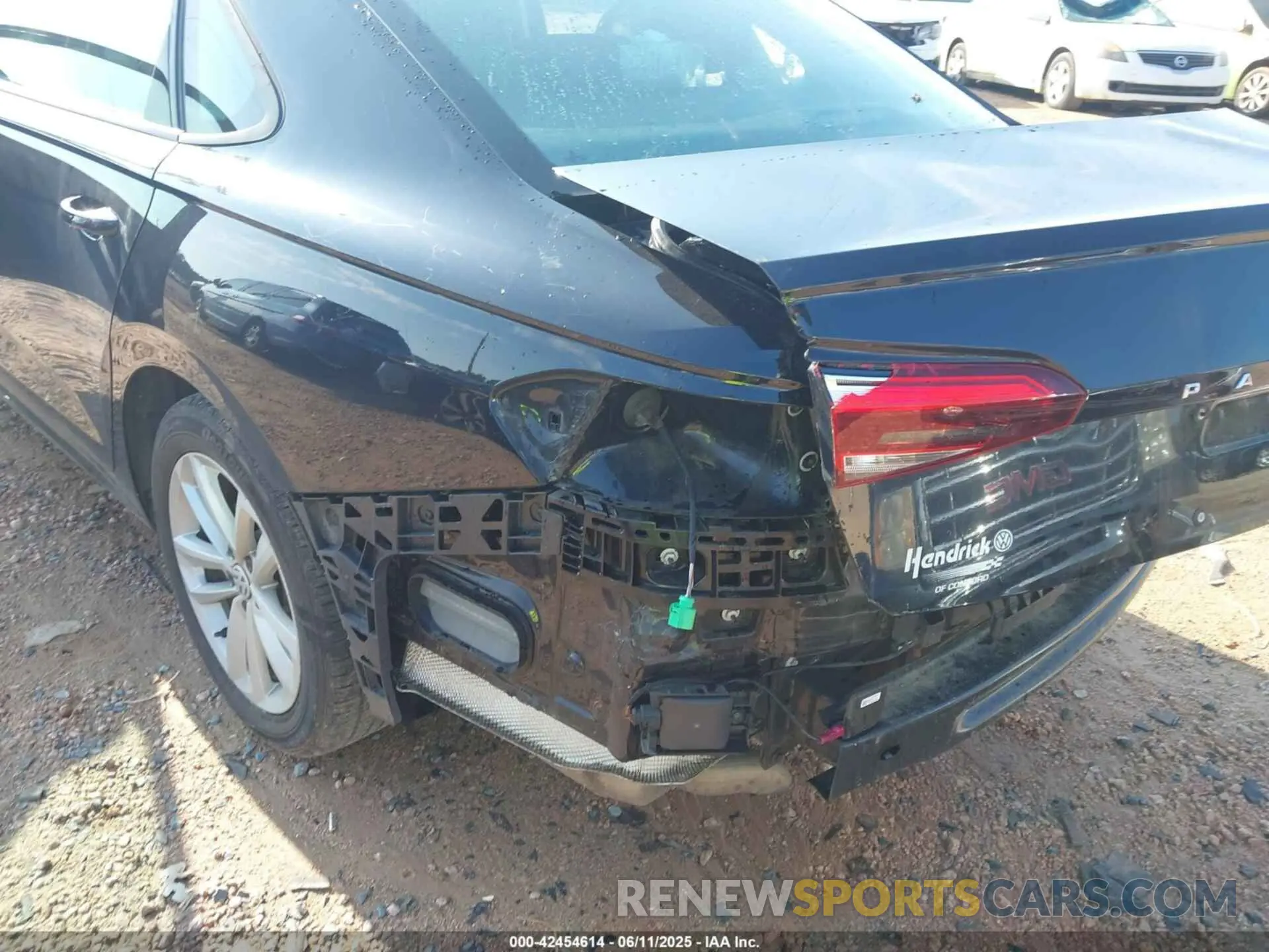 6 Photograph of a damaged car 1VWAA7A31MC017829 VOLKSWAGEN PASSAT 2021