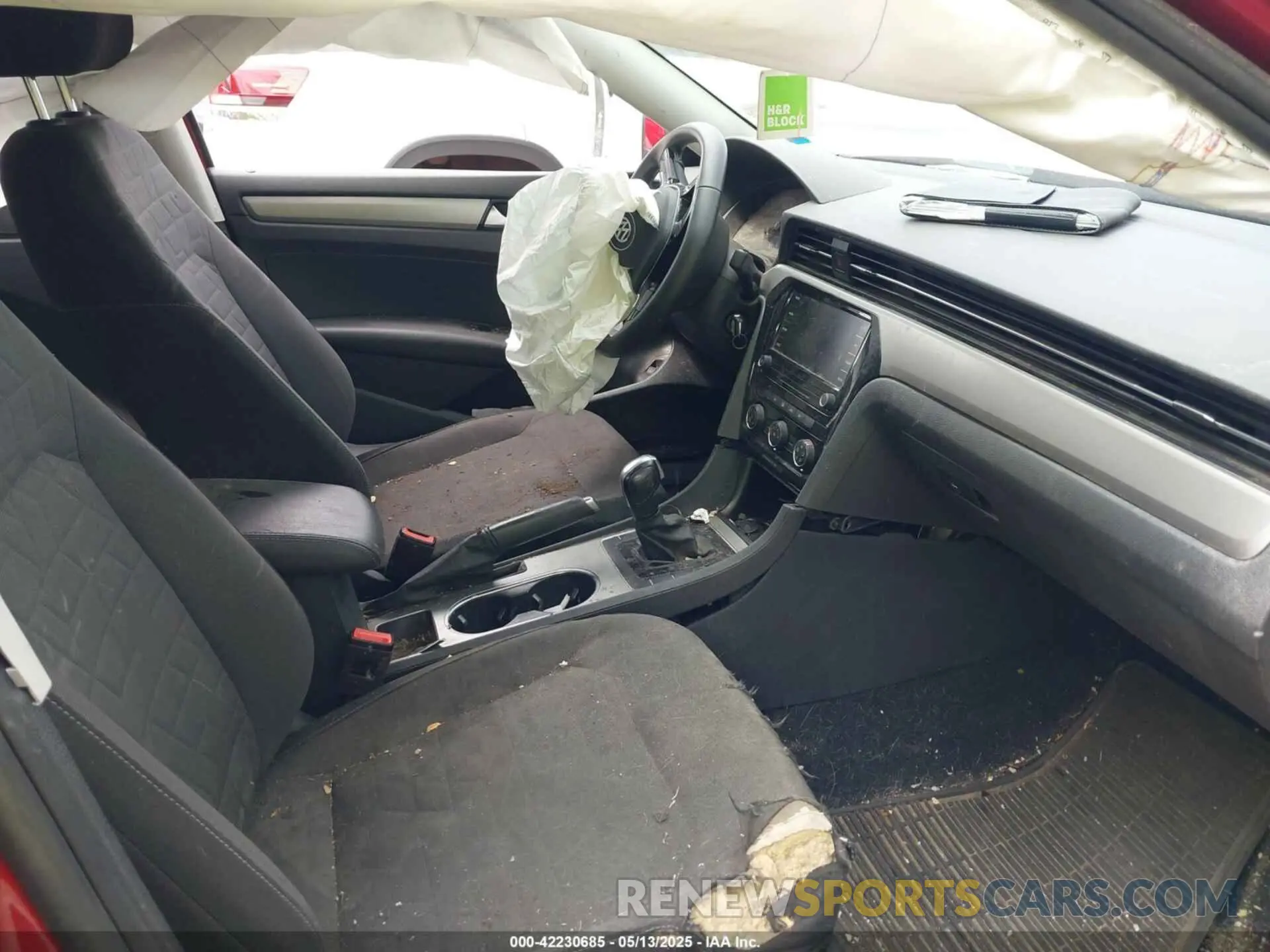 5 Photograph of a damaged car 1VWAA7A32MC015846 VOLKSWAGEN PASSAT 2021