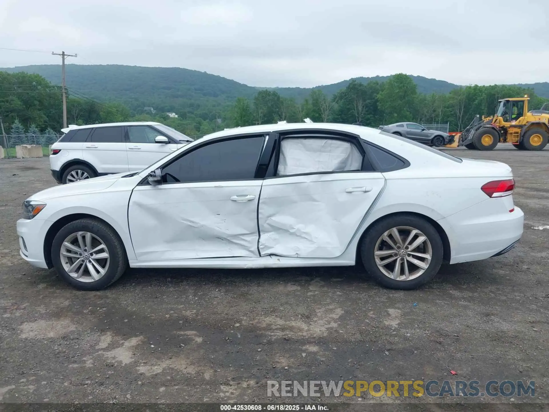 14 Photograph of a damaged car 1VWAA7A33MC014365 VOLKSWAGEN PASSAT 2021