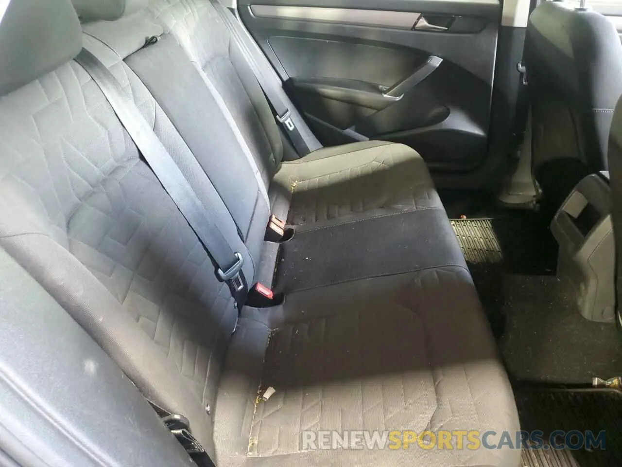 10 Photograph of a damaged car 1VWAA7A36MC014084 VOLKSWAGEN PASSAT 2021