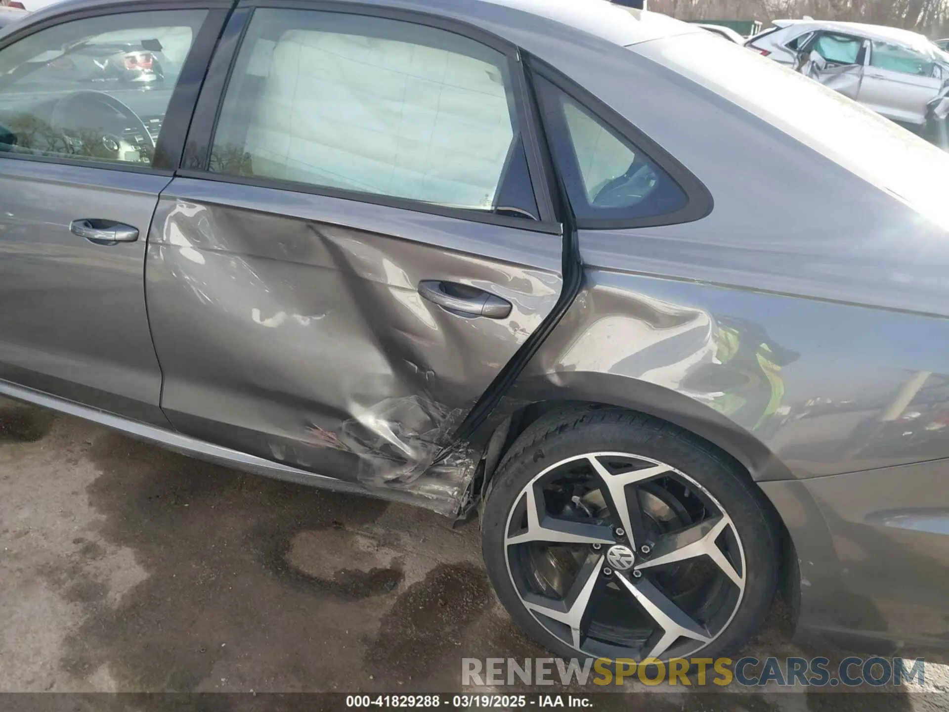 6 Photograph of a damaged car 1VWMA7A35MC008516 VOLKSWAGEN PASSAT 2021