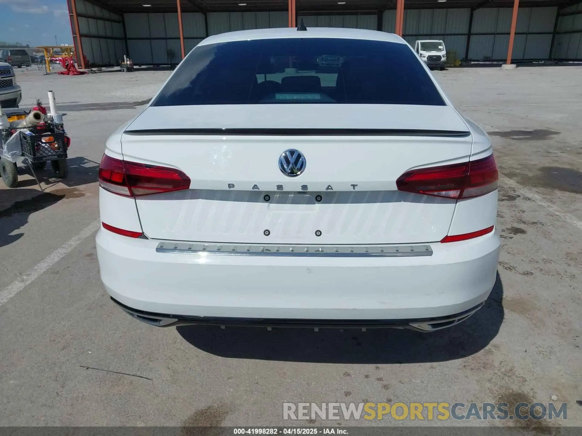 16 Photograph of a damaged car 1VWMA7A37MC009456 VOLKSWAGEN PASSAT 2021
