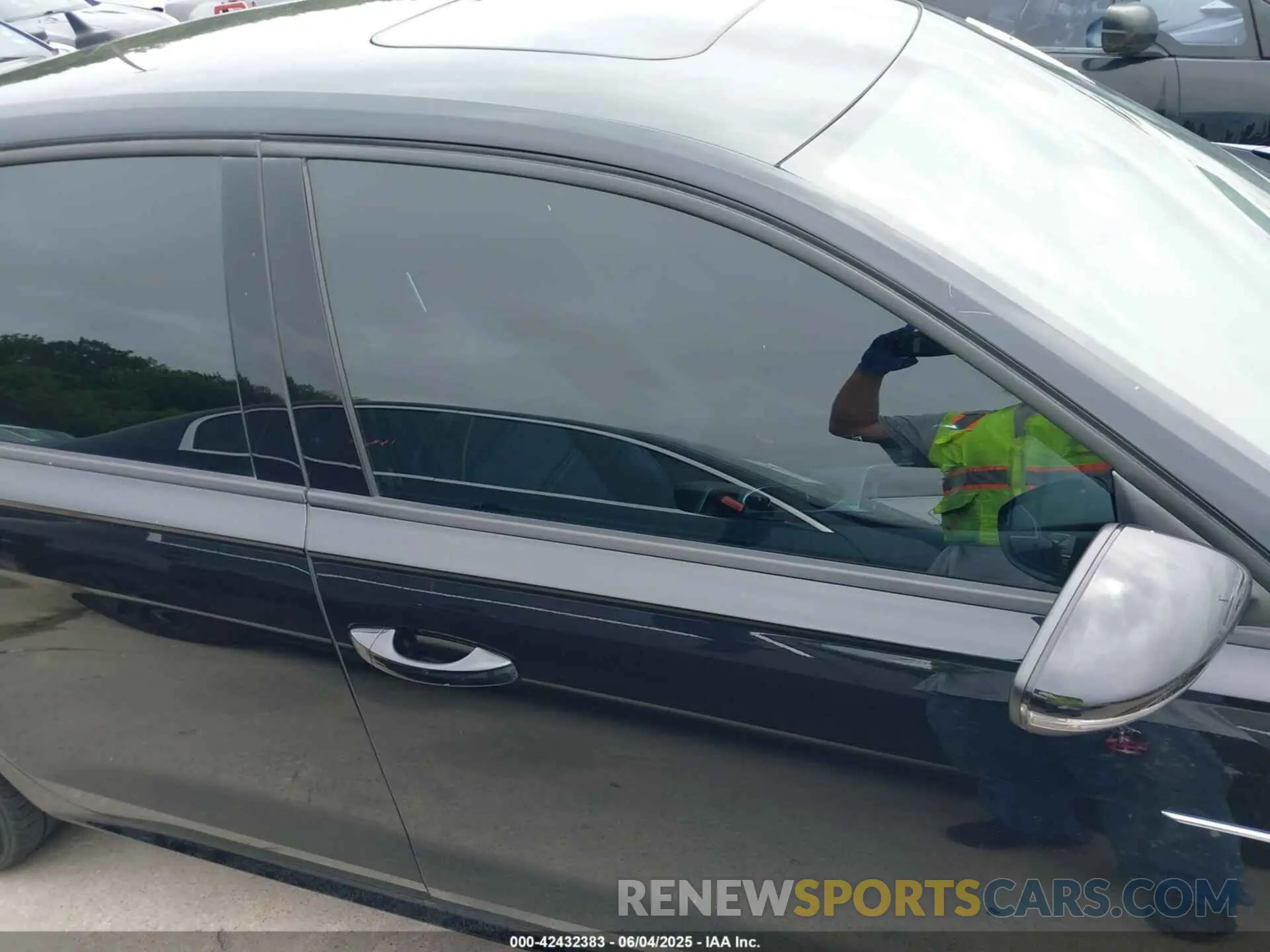 12 Photograph of a damaged car 1VWMA7A3XMC017177 VOLKSWAGEN PASSAT 2021