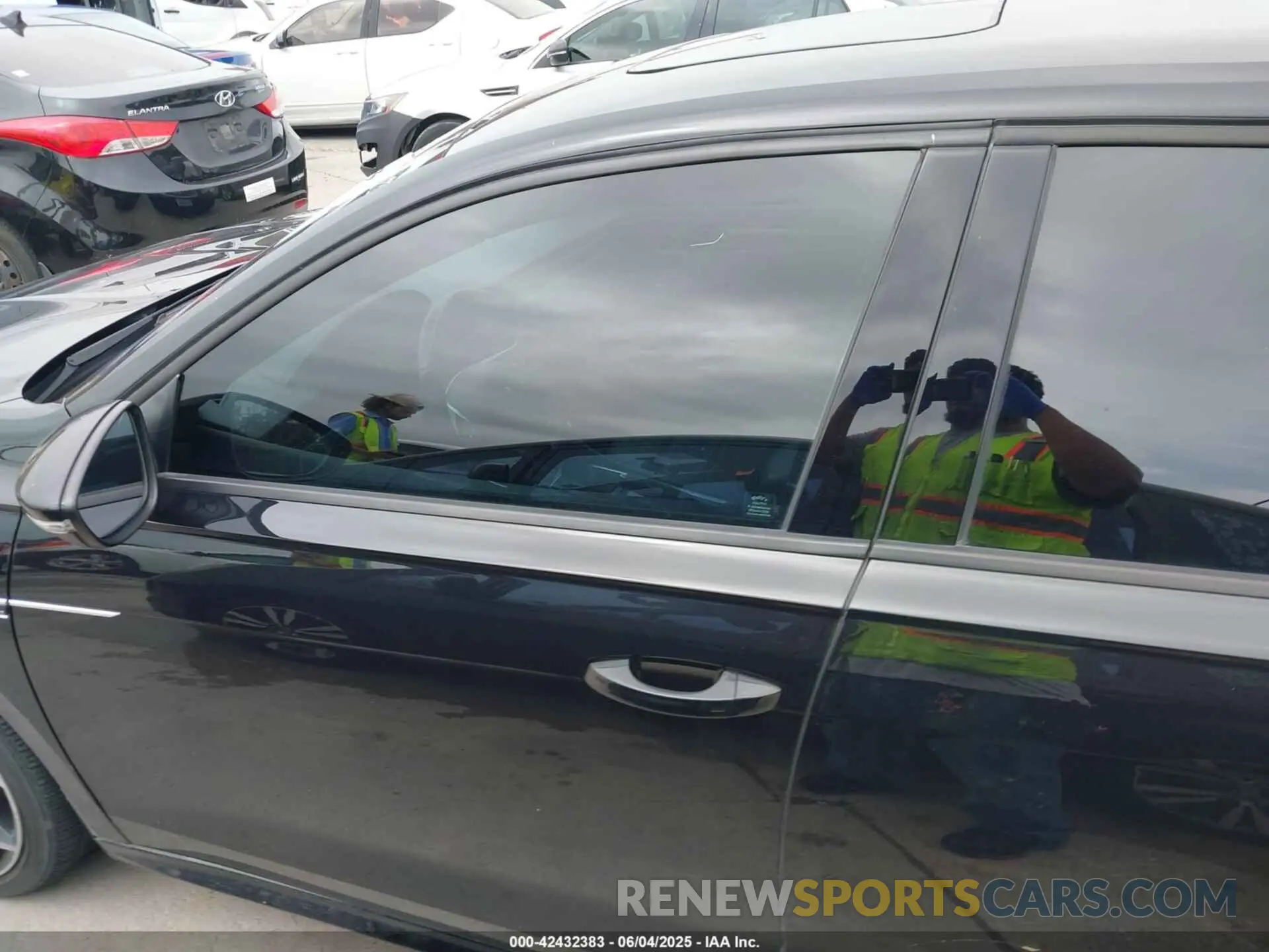 13 Photograph of a damaged car 1VWMA7A3XMC017177 VOLKSWAGEN PASSAT 2021