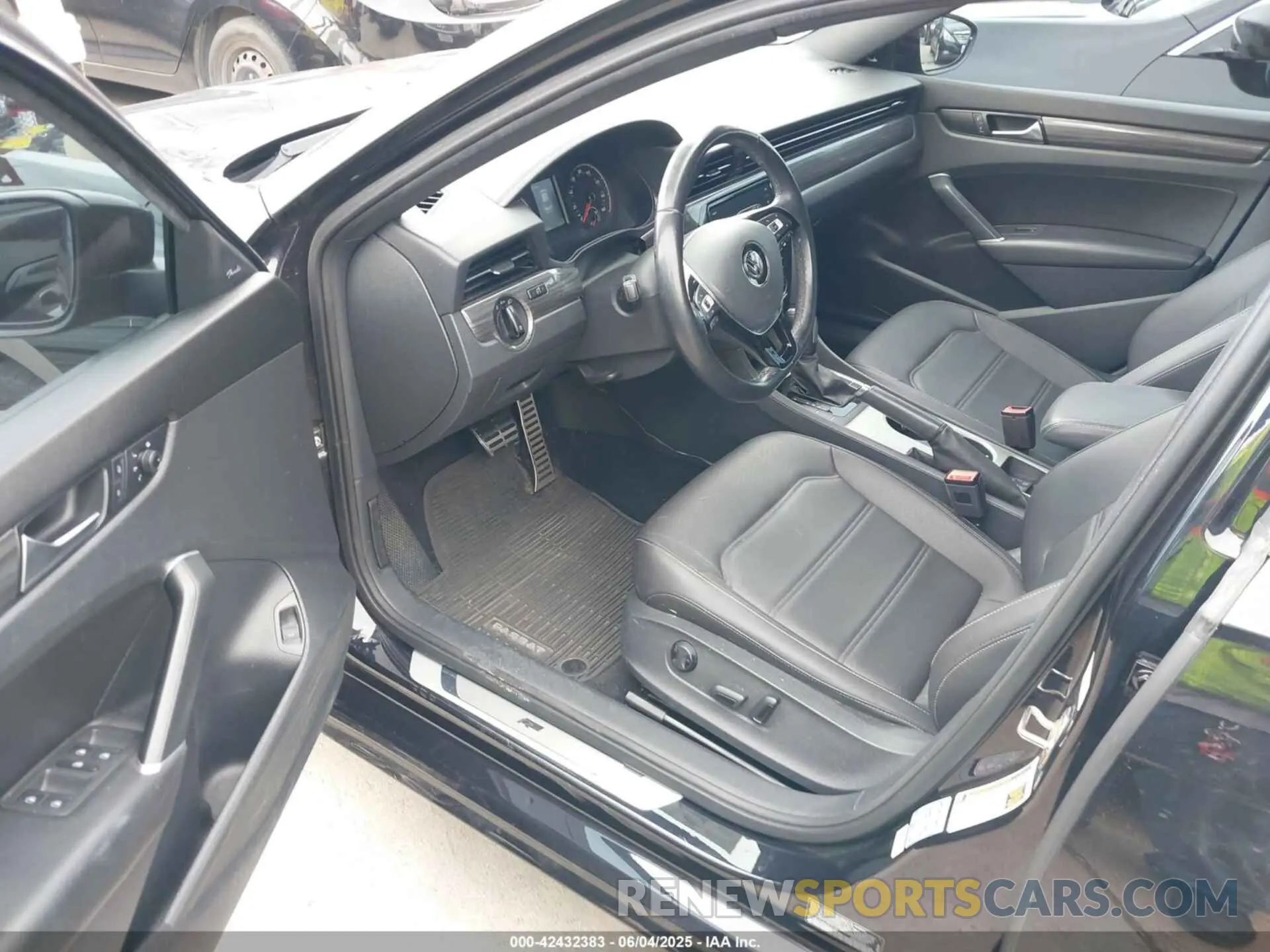 16 Photograph of a damaged car 1VWMA7A3XMC017177 VOLKSWAGEN PASSAT 2021
