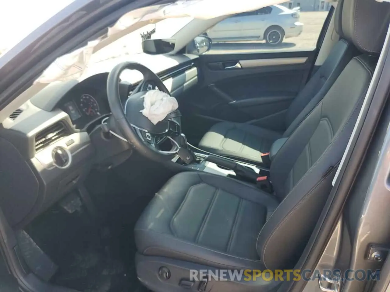 7 Photograph of a damaged car 1VWSA7A31MC015390 VOLKSWAGEN PASSAT 2021