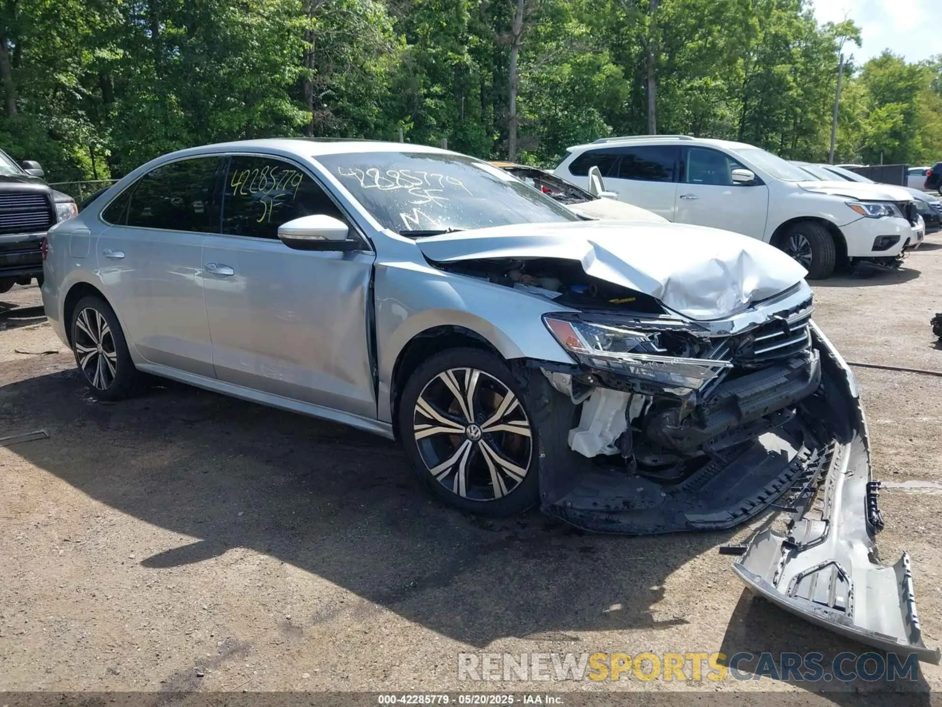 1 Photograph of a damaged car 1VWSA7A32MC002440 VOLKSWAGEN PASSAT 2021