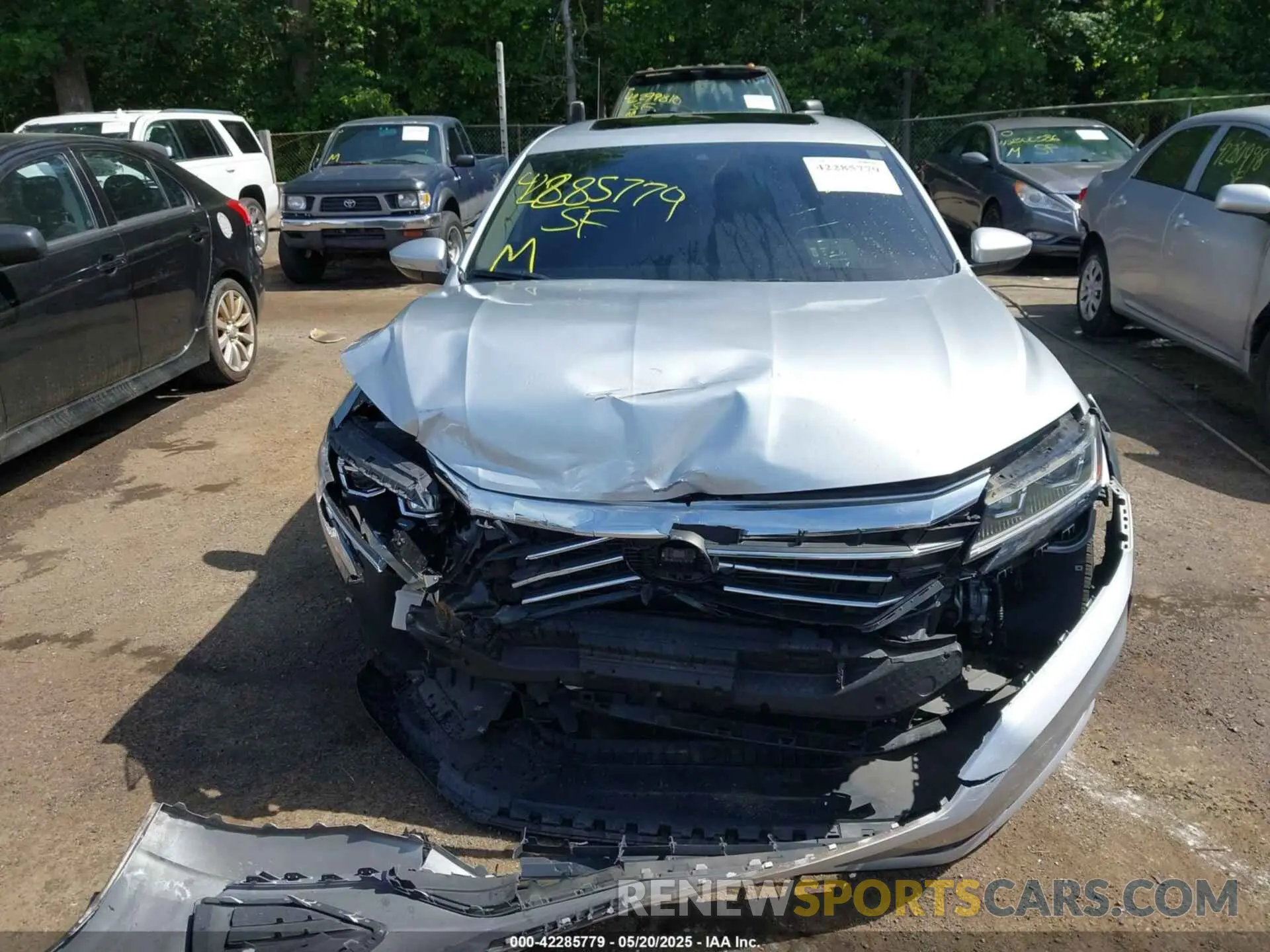 11 Photograph of a damaged car 1VWSA7A32MC002440 VOLKSWAGEN PASSAT 2021