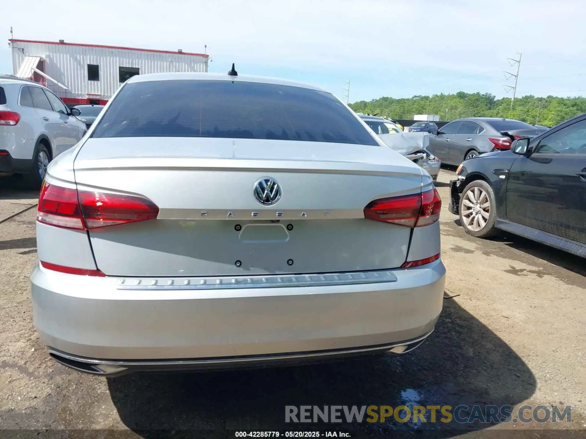 15 Photograph of a damaged car 1VWSA7A32MC002440 VOLKSWAGEN PASSAT 2021