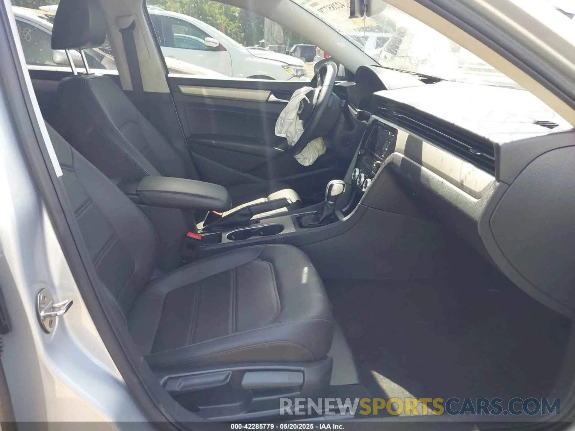 5 Photograph of a damaged car 1VWSA7A32MC002440 VOLKSWAGEN PASSAT 2021