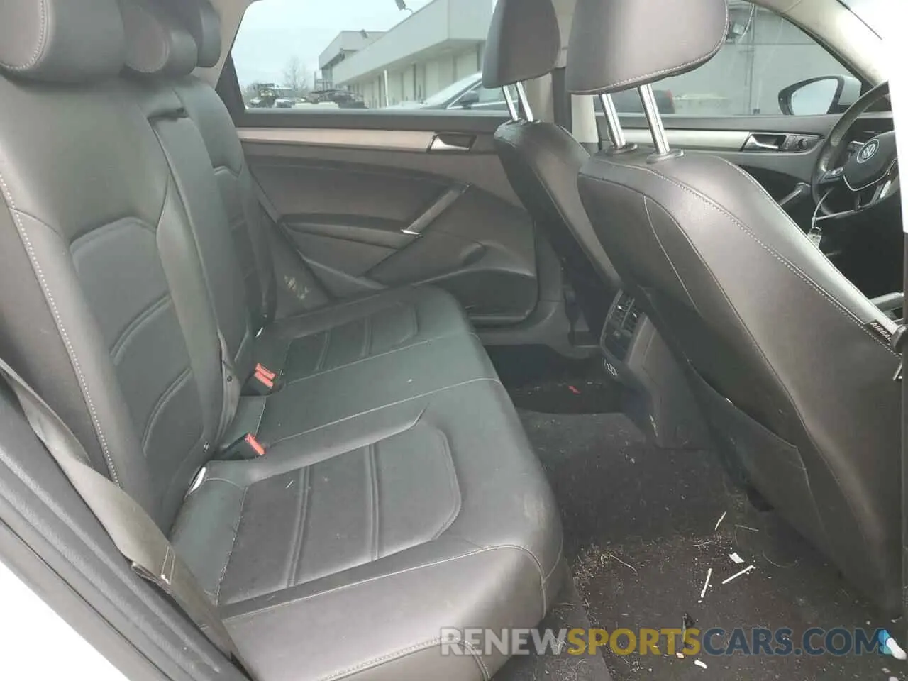 10 Photograph of a damaged car 1VWSA7A32MC009369 VOLKSWAGEN PASSAT 2021