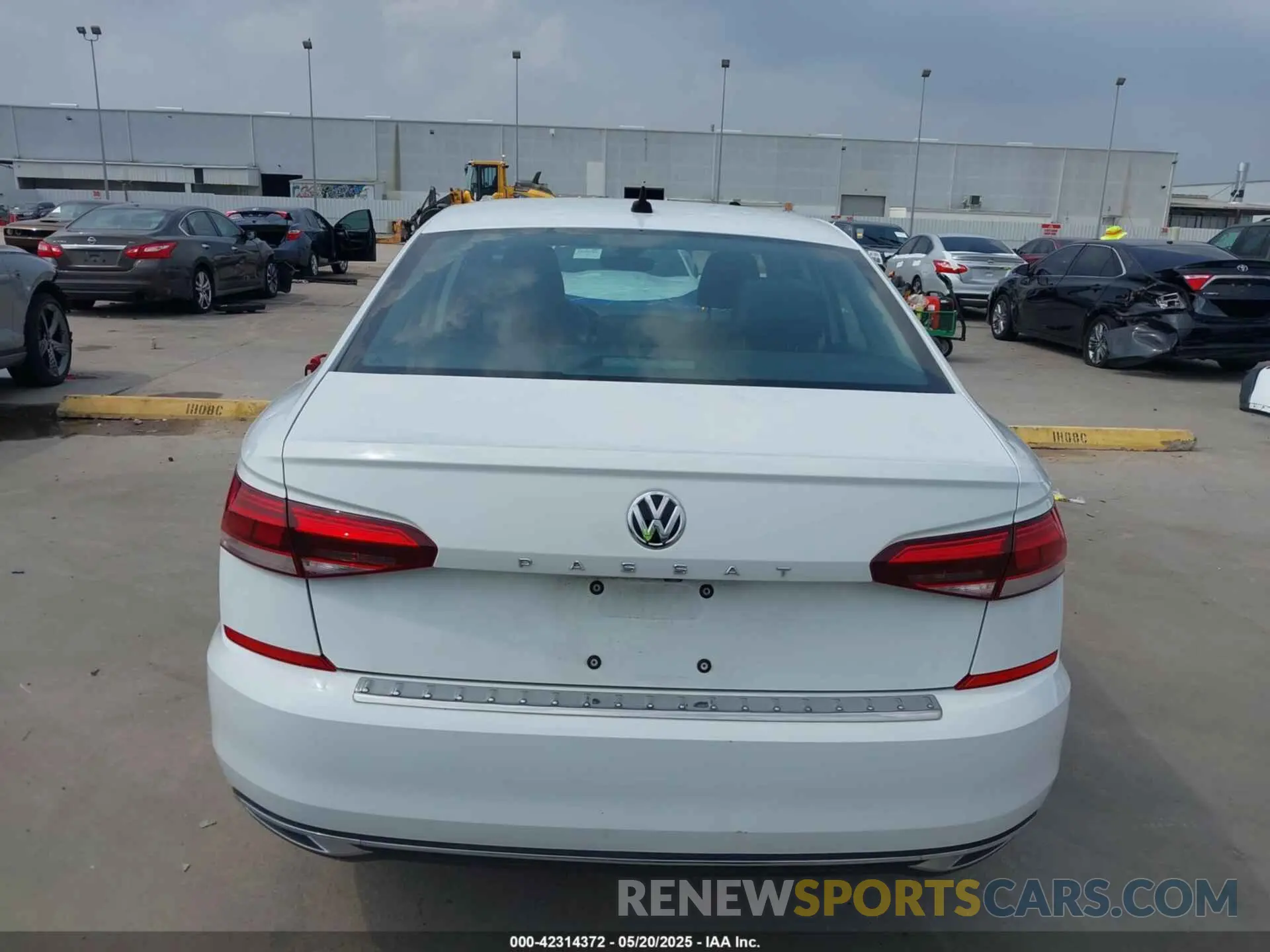 16 Photograph of a damaged car 1VWSA7A32MC014376 VOLKSWAGEN PASSAT 2021