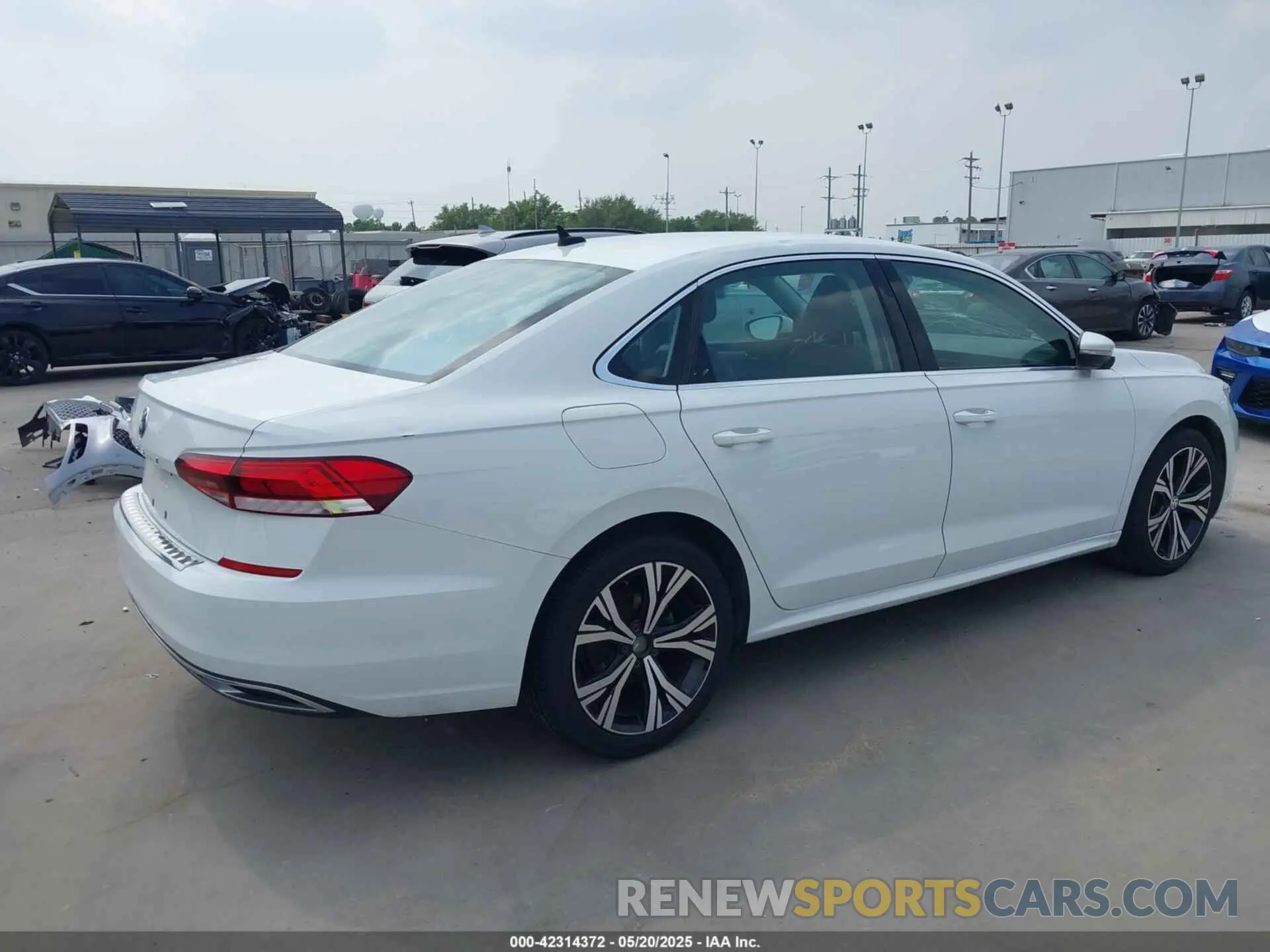 4 Photograph of a damaged car 1VWSA7A32MC014376 VOLKSWAGEN PASSAT 2021