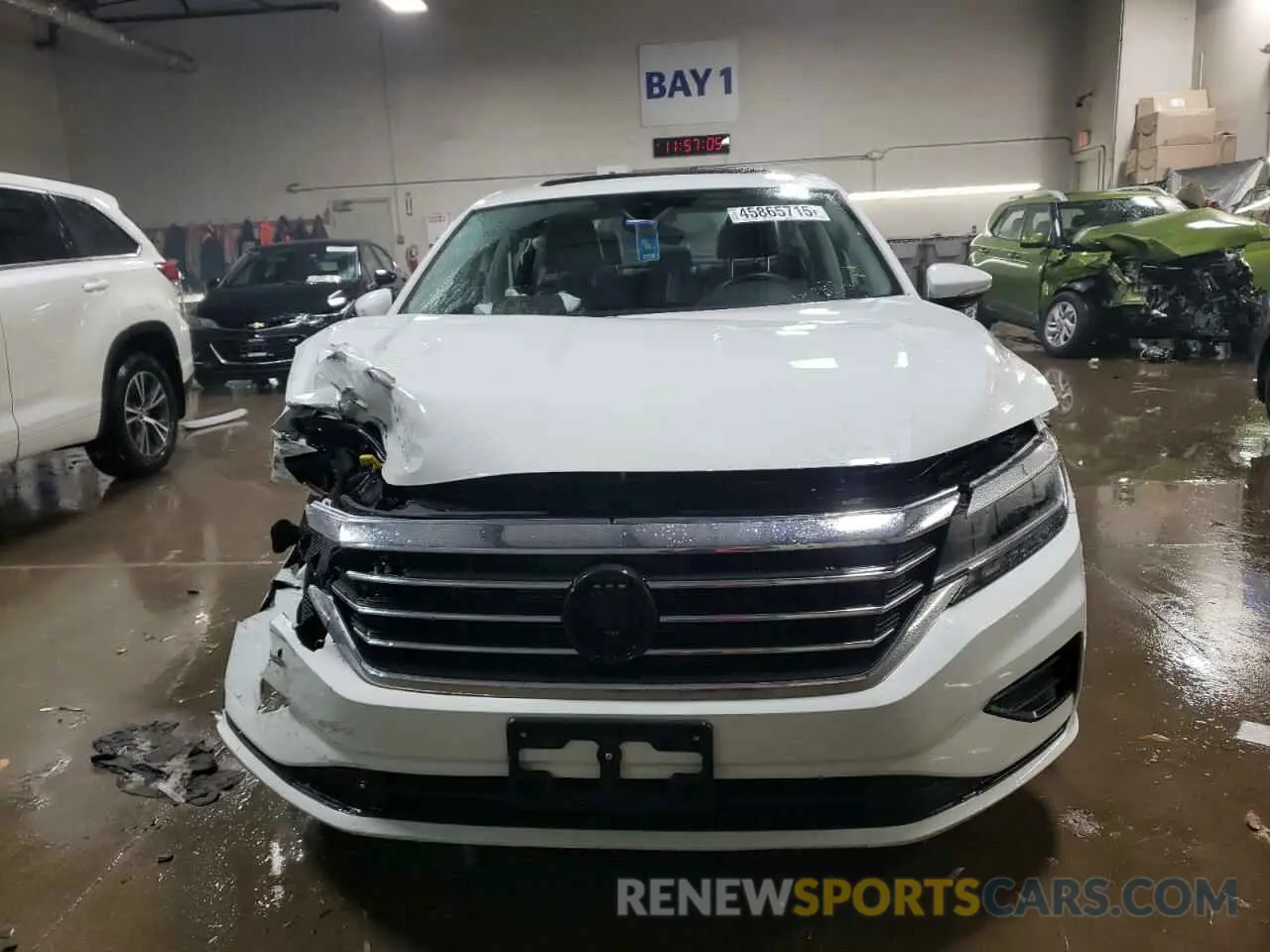 5 Photograph of a damaged car 1VWSA7A33MC002530 VOLKSWAGEN PASSAT 2021