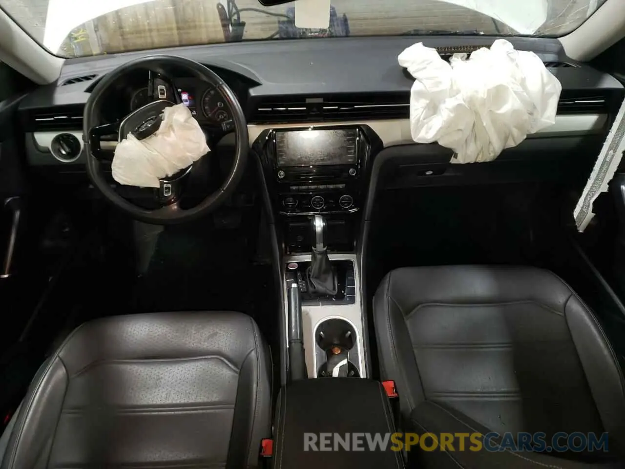 8 Photograph of a damaged car 1VWSA7A33MC002530 VOLKSWAGEN PASSAT 2021