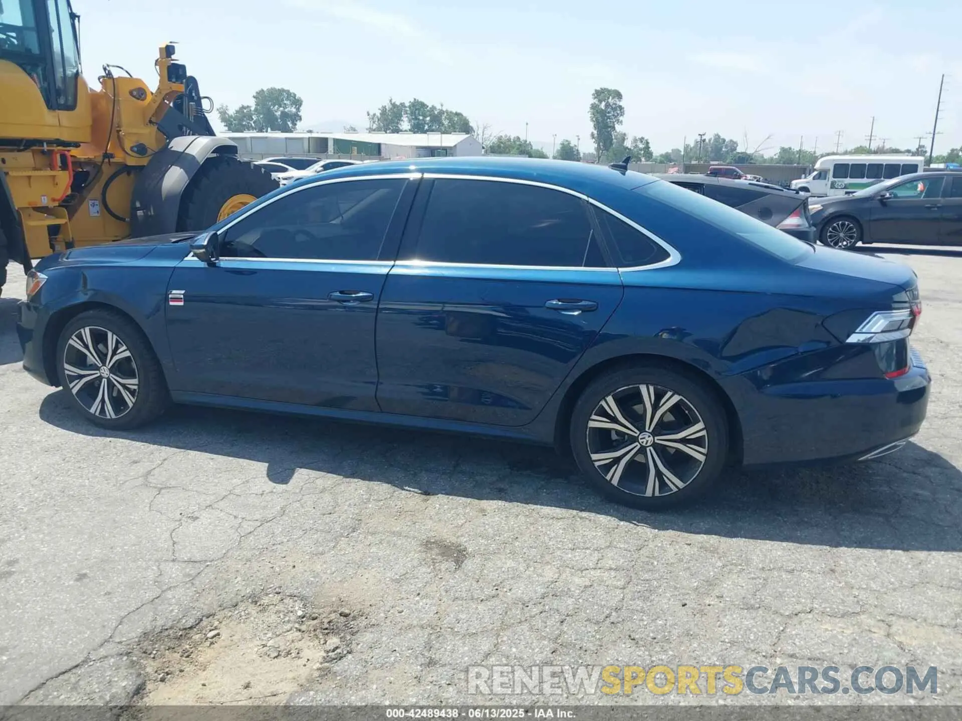 14 Photograph of a damaged car 1VWSA7A33MC007887 VOLKSWAGEN PASSAT 2021