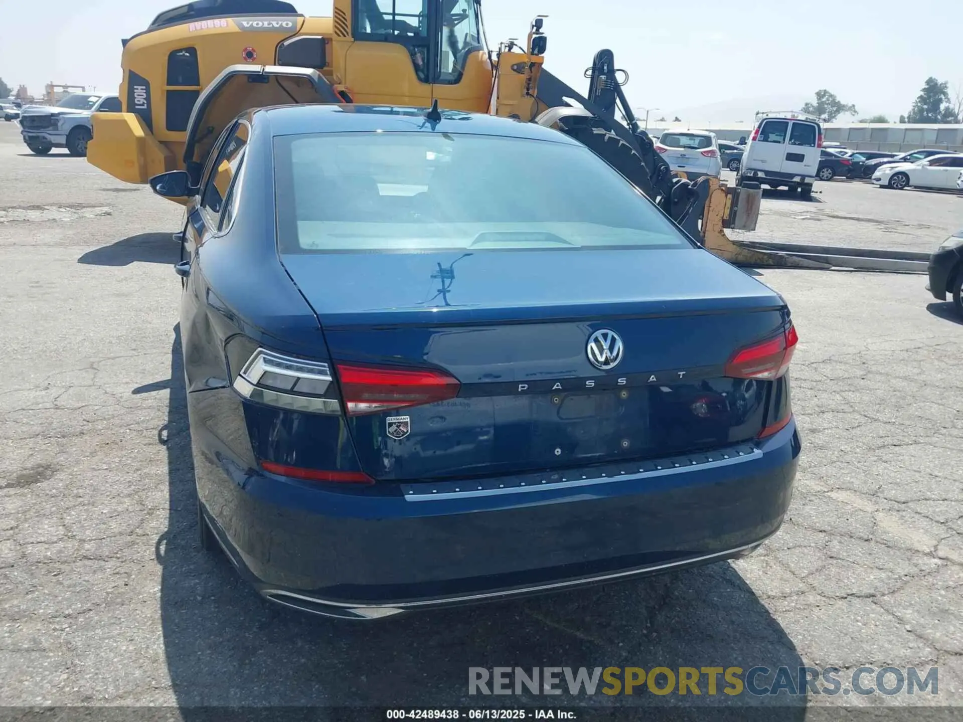 16 Photograph of a damaged car 1VWSA7A33MC007887 VOLKSWAGEN PASSAT 2021