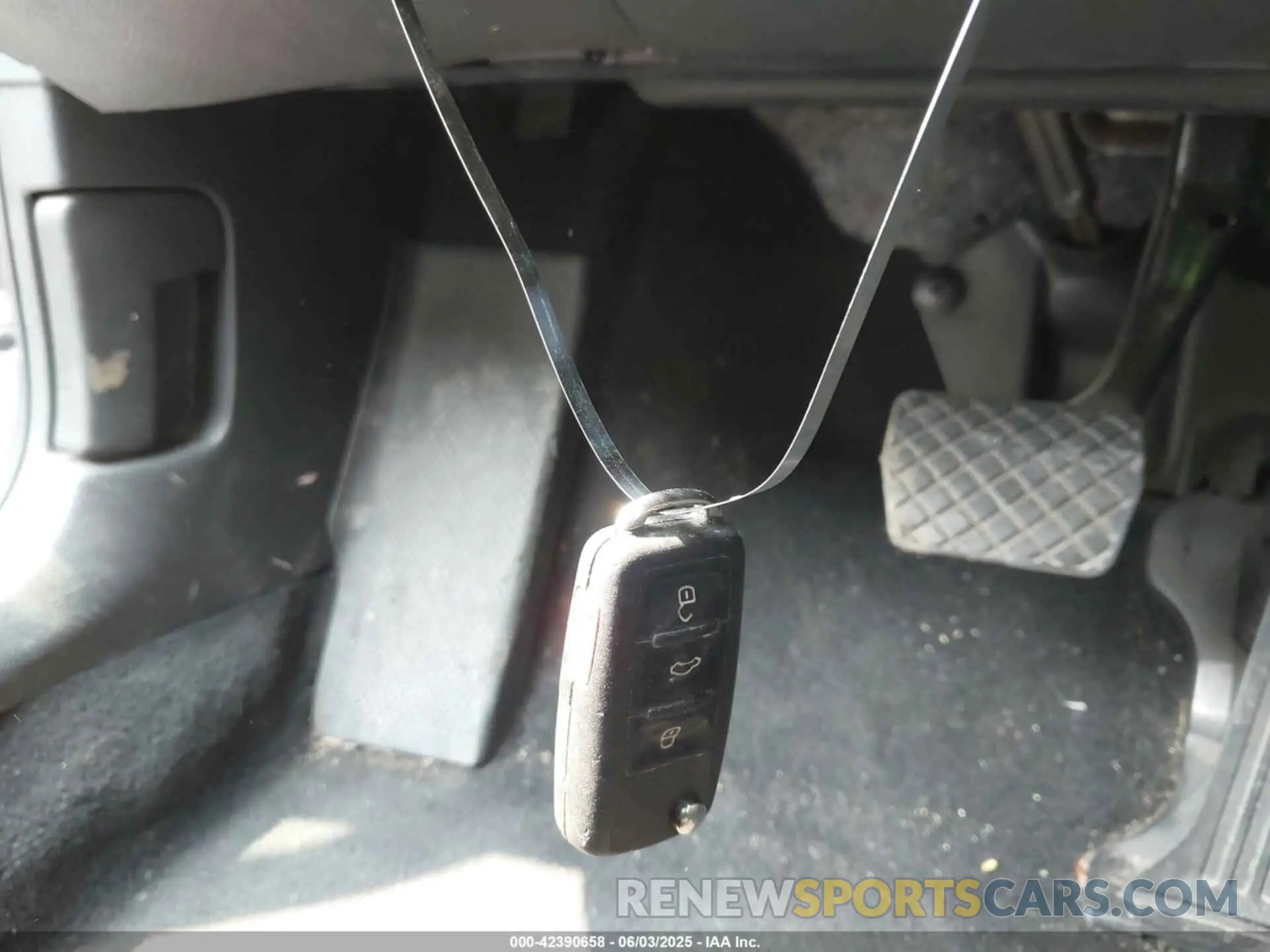 11 Photograph of a damaged car 1VWSA7A34MC000320 VOLKSWAGEN PASSAT 2021