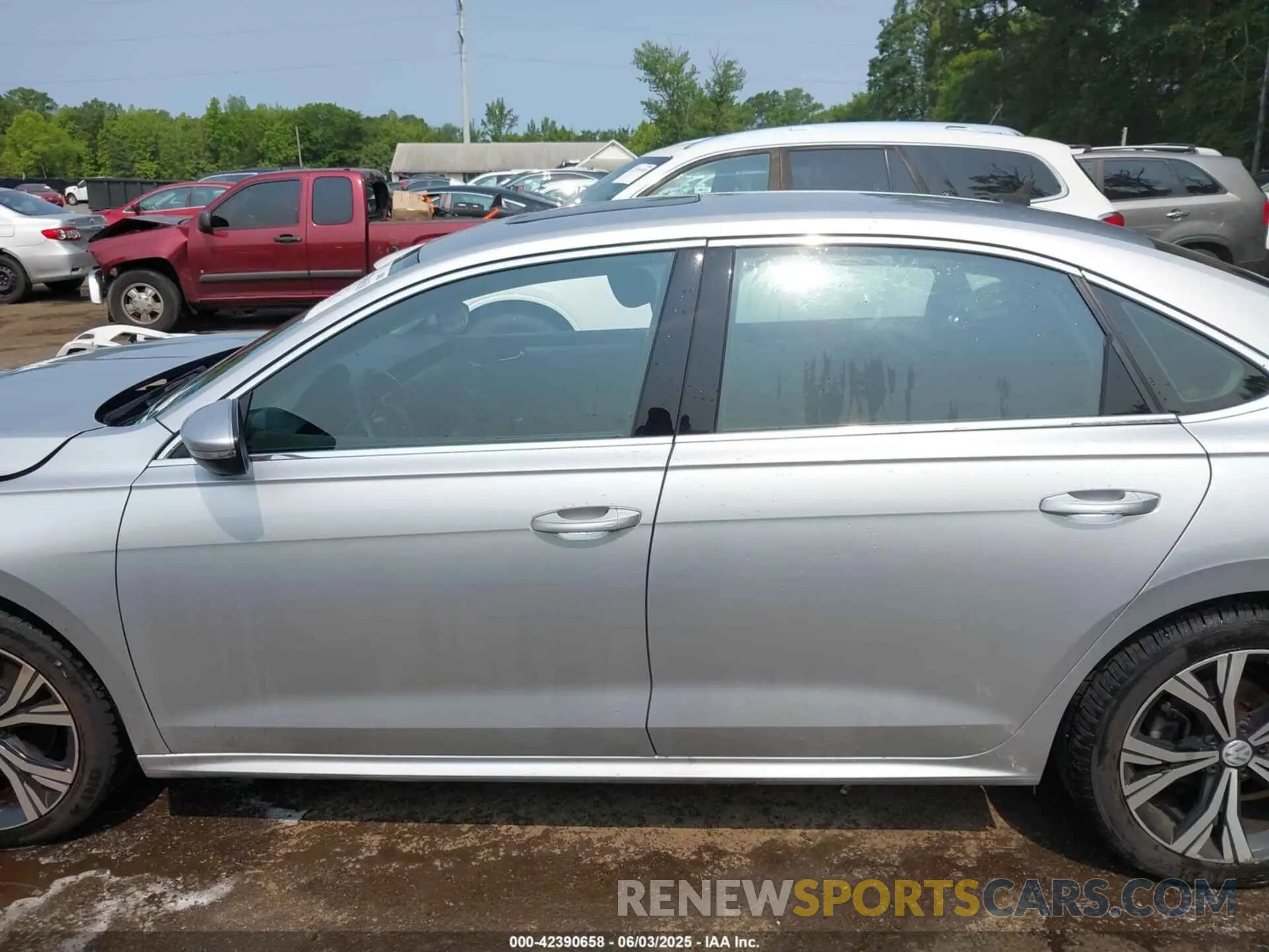 15 Photograph of a damaged car 1VWSA7A34MC000320 VOLKSWAGEN PASSAT 2021