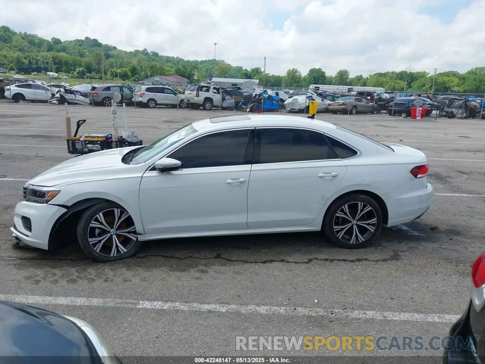 15 Photograph of a damaged car 1VWSA7A34MC000933 VOLKSWAGEN PASSAT 2021