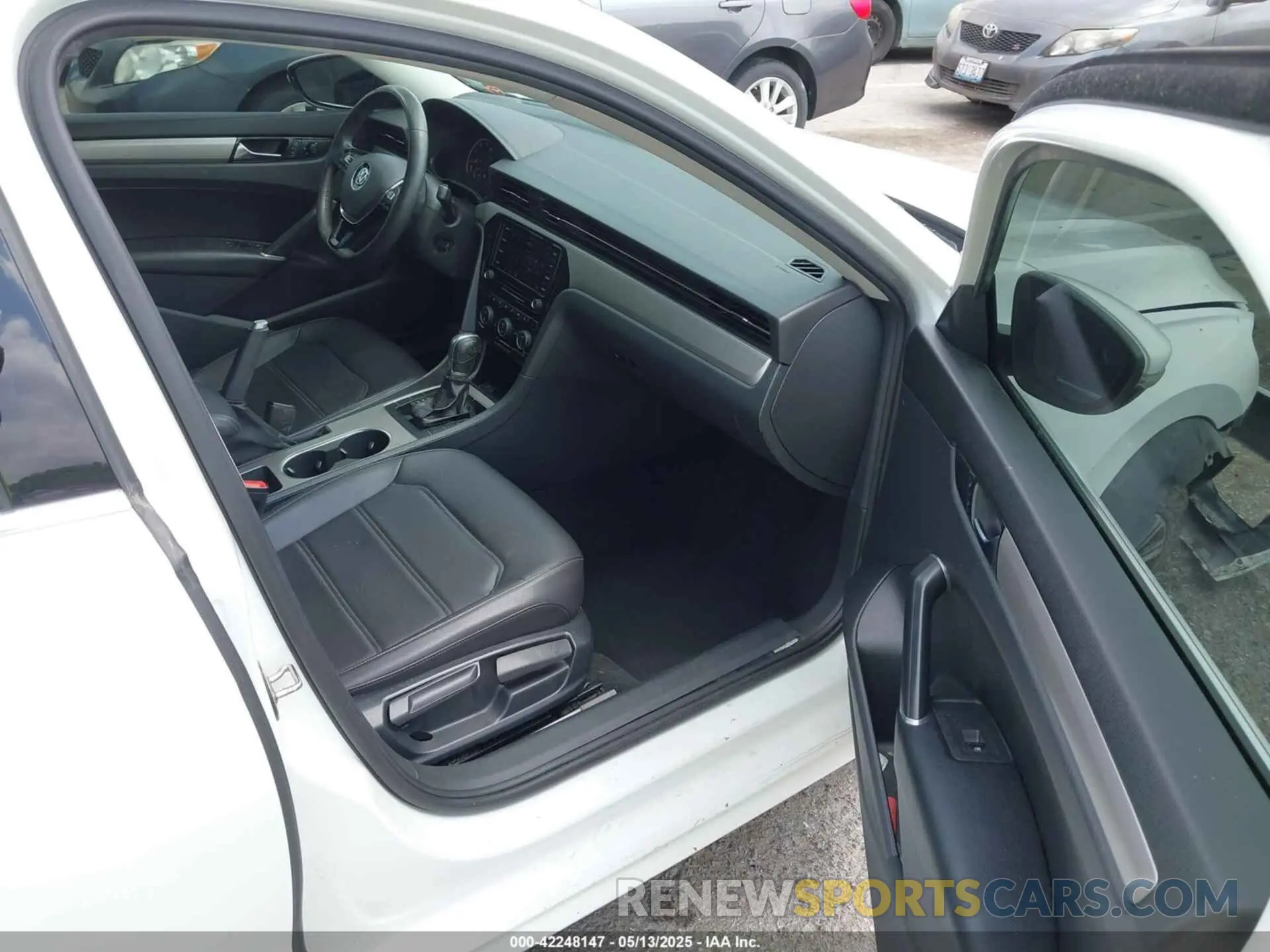 5 Photograph of a damaged car 1VWSA7A34MC000933 VOLKSWAGEN PASSAT 2021