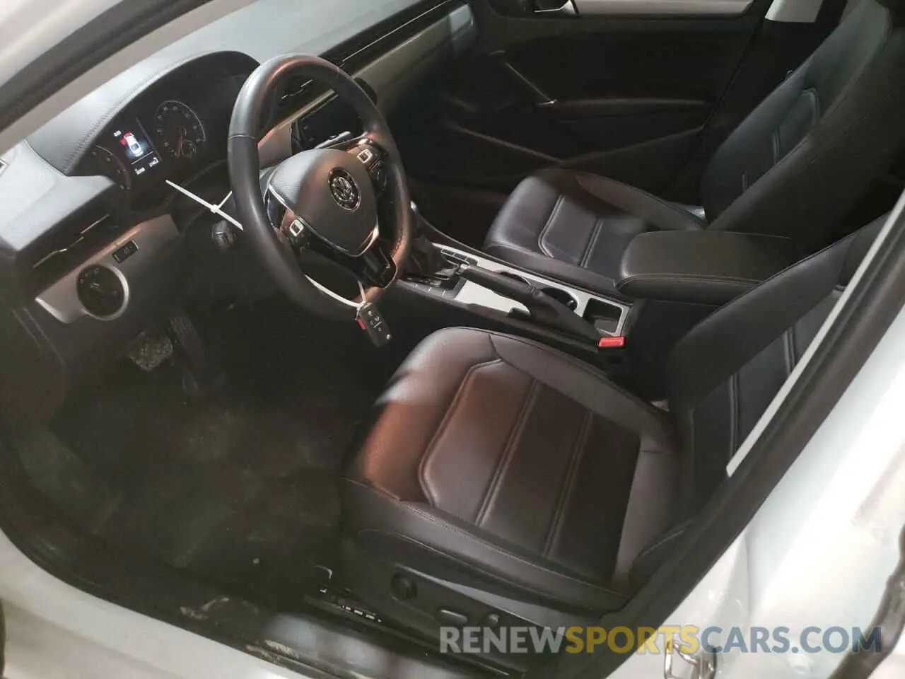 7 Photograph of a damaged car 1VWSA7A34MC011690 VOLKSWAGEN PASSAT 2021
