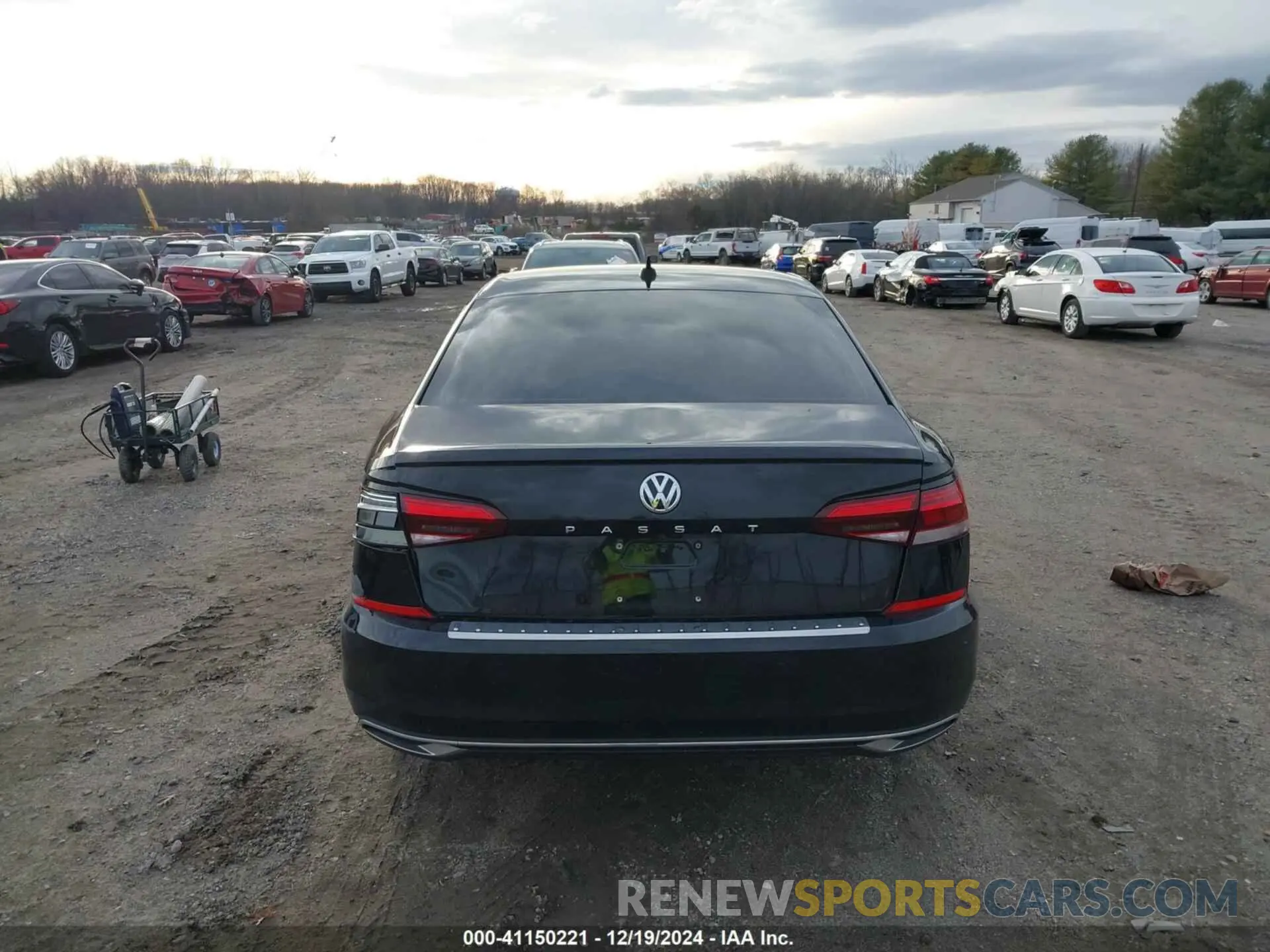 15 Photograph of a damaged car 1VWSA7A34MC019031 VOLKSWAGEN PASSAT 2021