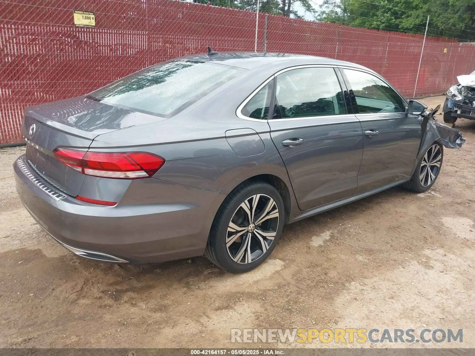 4 Photograph of a damaged car 1VWSA7A34MC019045 VOLKSWAGEN PASSAT 2021
