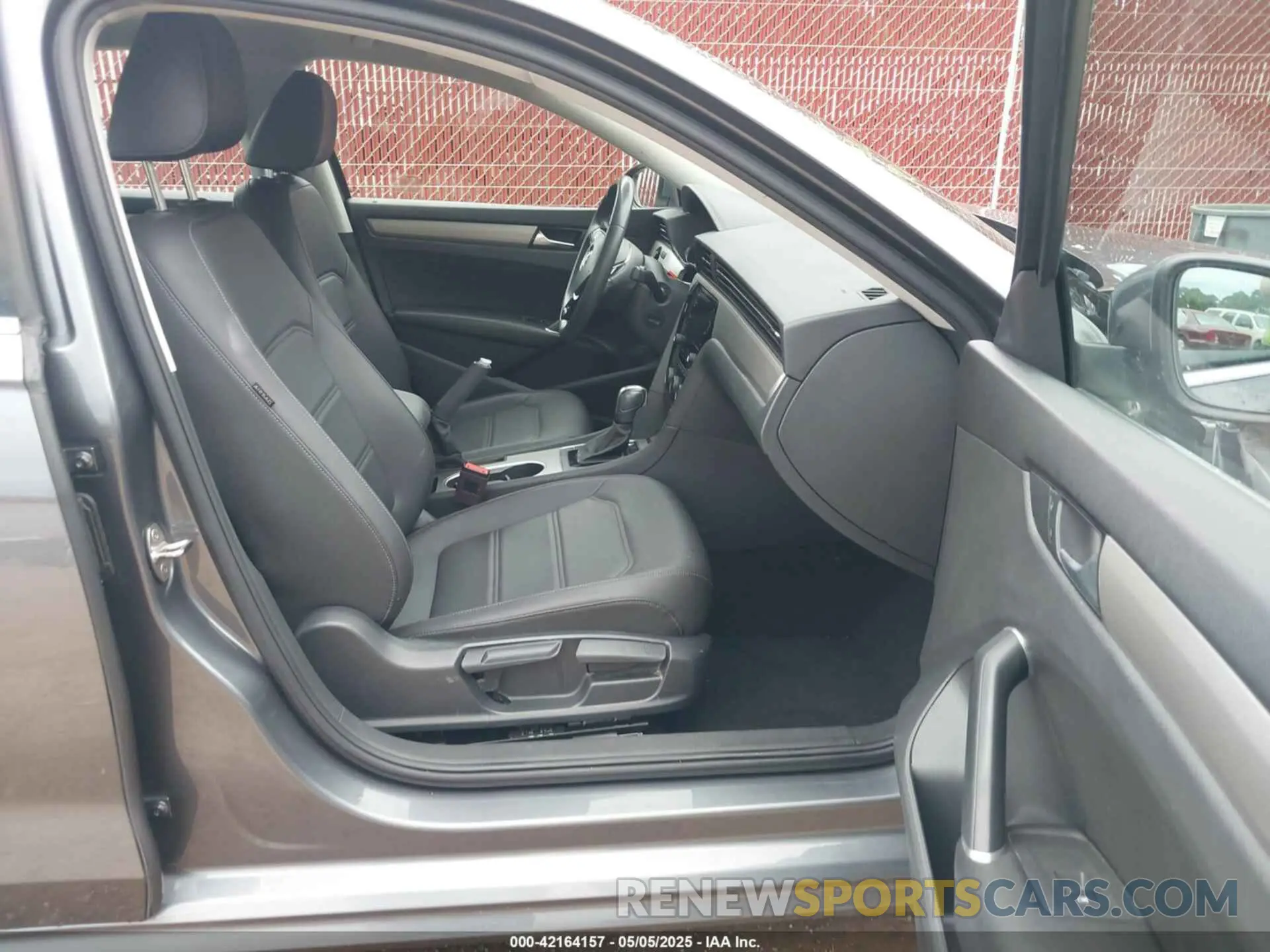 5 Photograph of a damaged car 1VWSA7A34MC019045 VOLKSWAGEN PASSAT 2021
