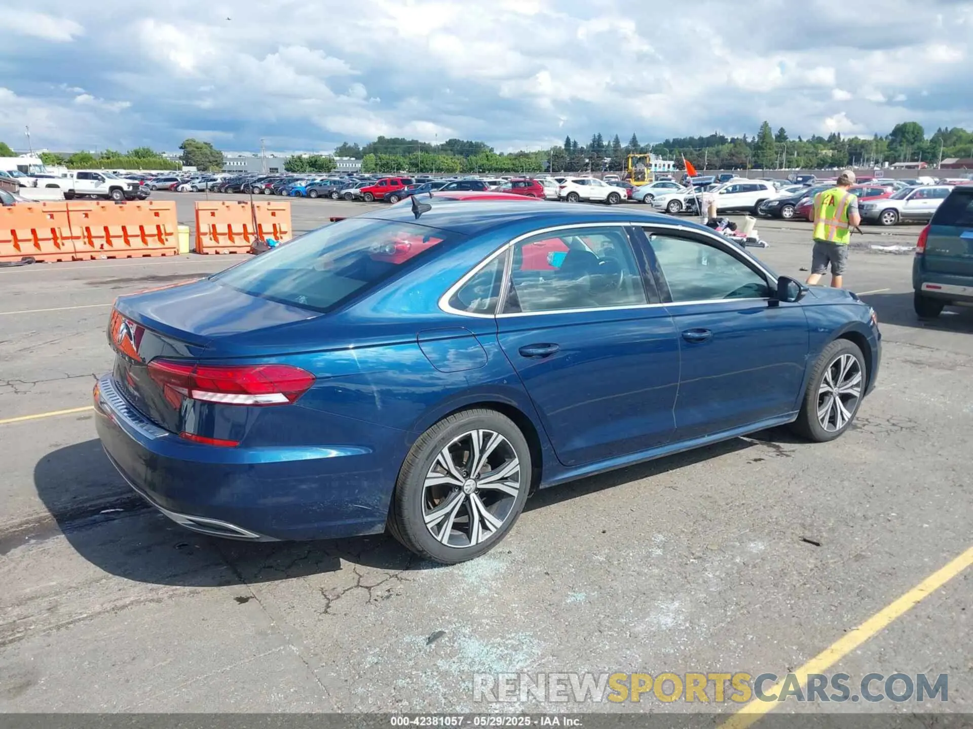 4 Photograph of a damaged car 1VWSA7A35MC002982 VOLKSWAGEN PASSAT 2021