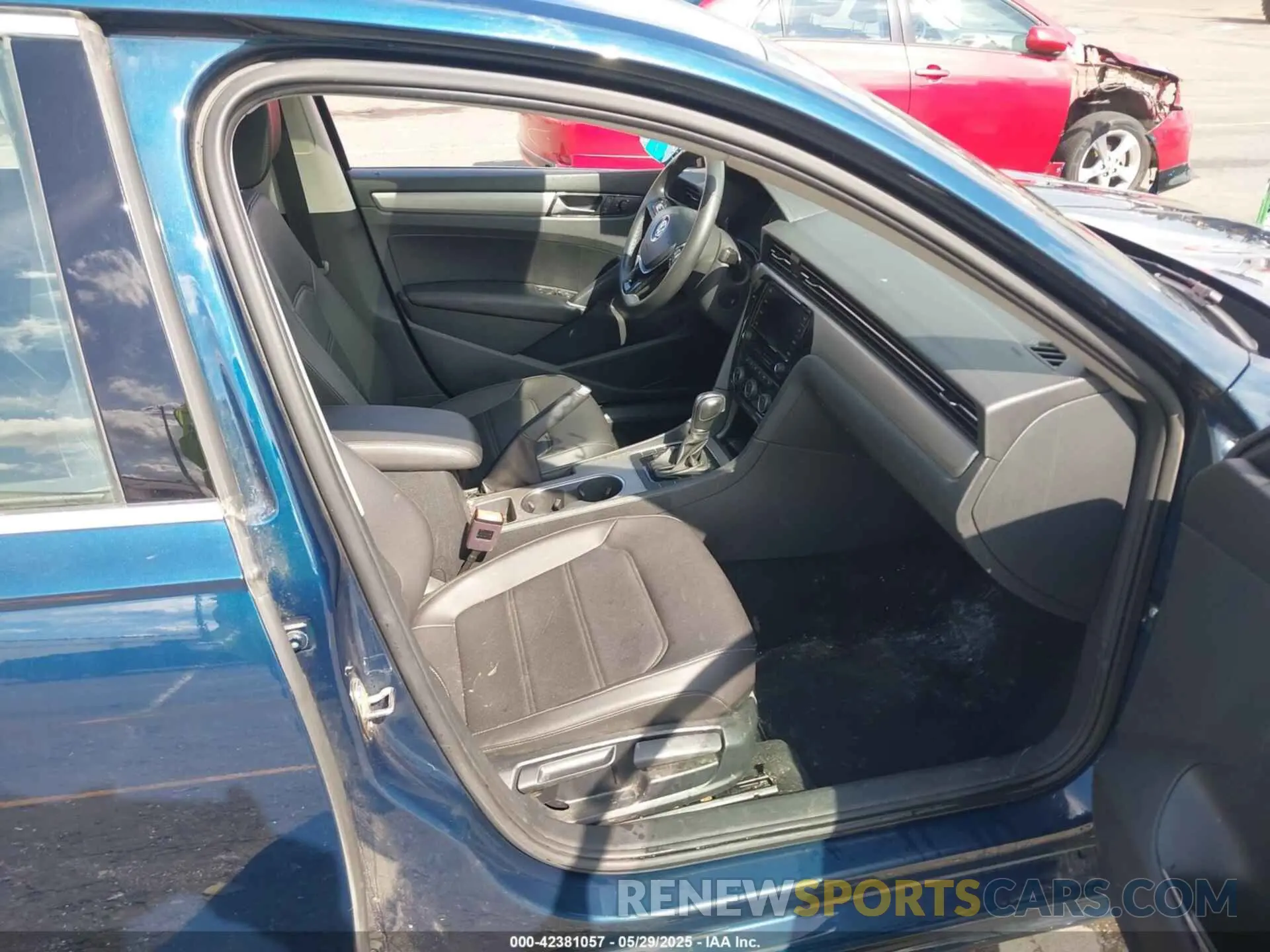 5 Photograph of a damaged car 1VWSA7A35MC002982 VOLKSWAGEN PASSAT 2021