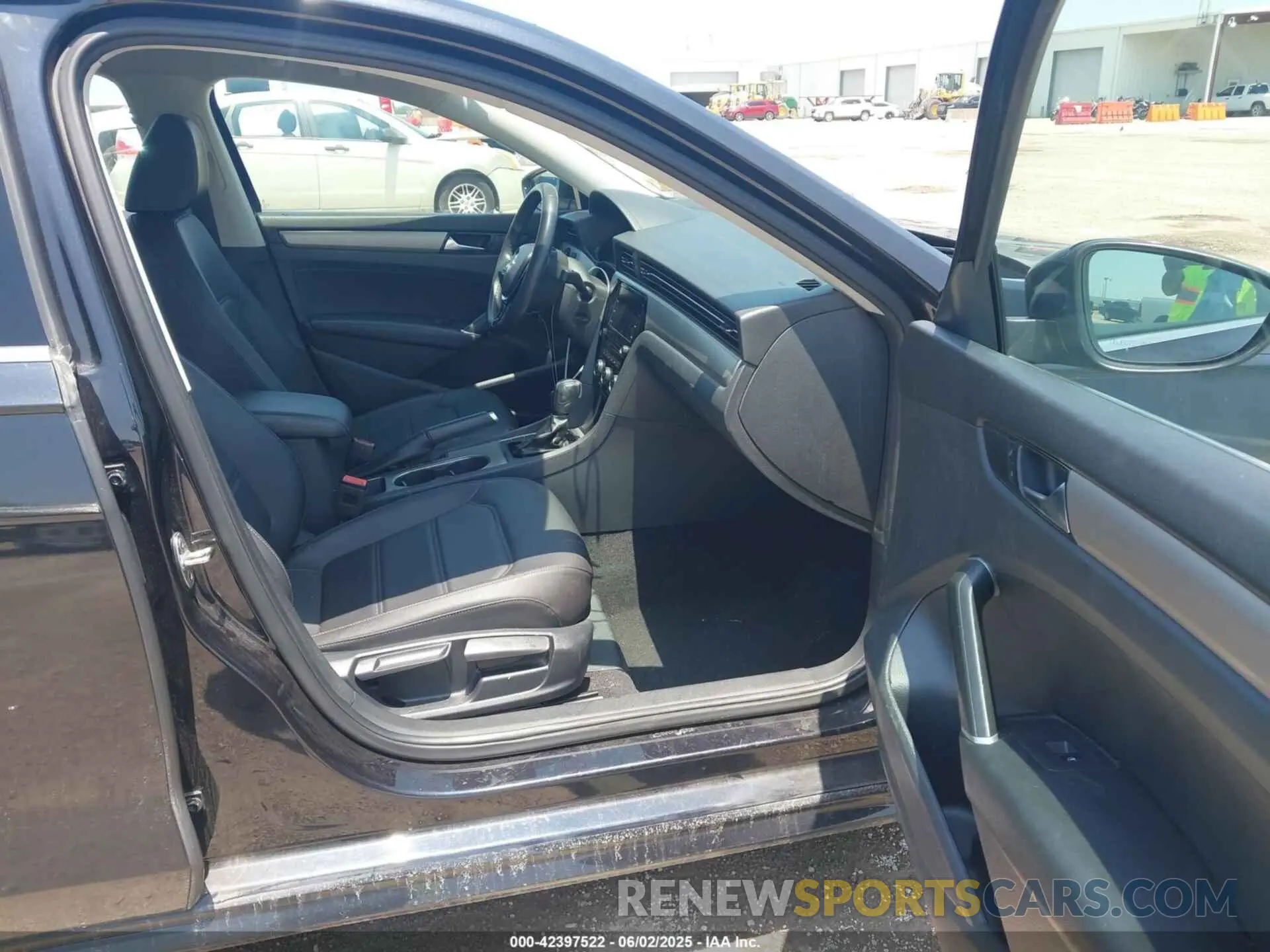 5 Photograph of a damaged car 1VWSA7A35MC009544 VOLKSWAGEN PASSAT 2021