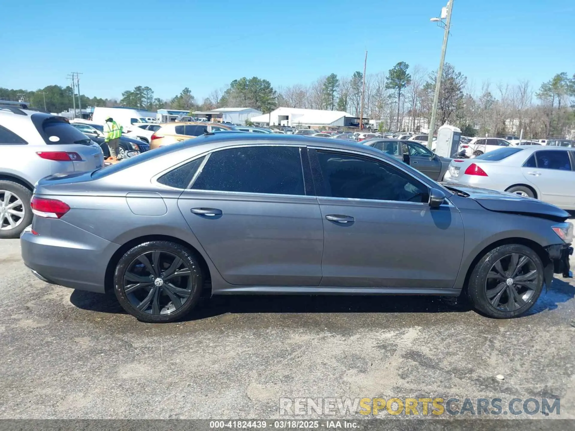 13 Photograph of a damaged car 1VWSA7A36MC000433 VOLKSWAGEN PASSAT 2021