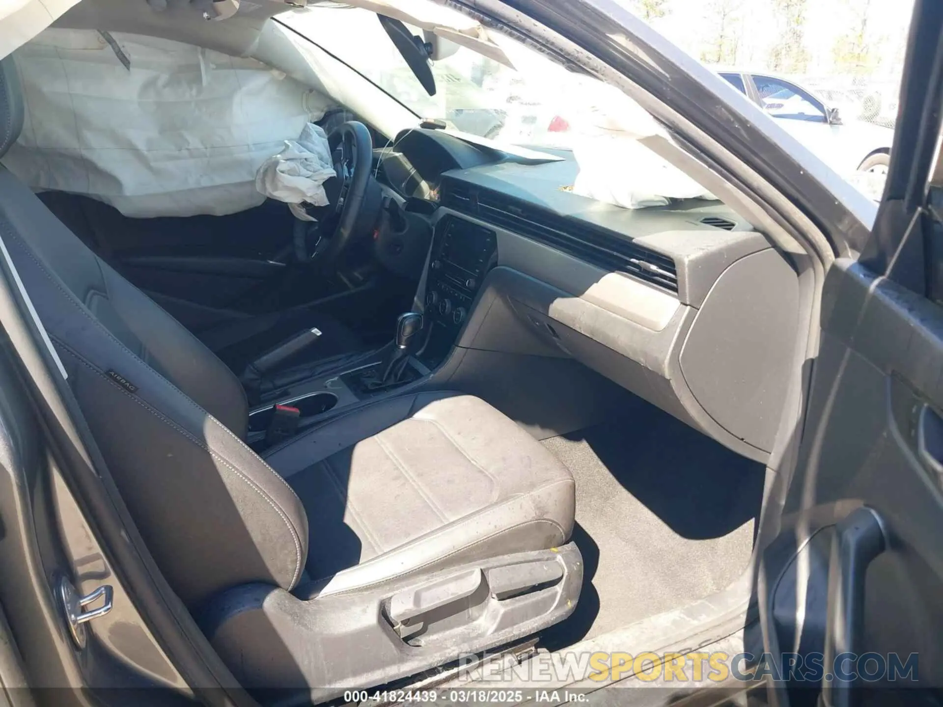 5 Photograph of a damaged car 1VWSA7A36MC000433 VOLKSWAGEN PASSAT 2021