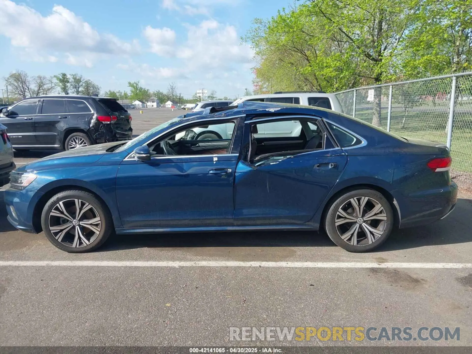14 Photograph of a damaged car 1VWSA7A36MC010749 VOLKSWAGEN PASSAT 2021