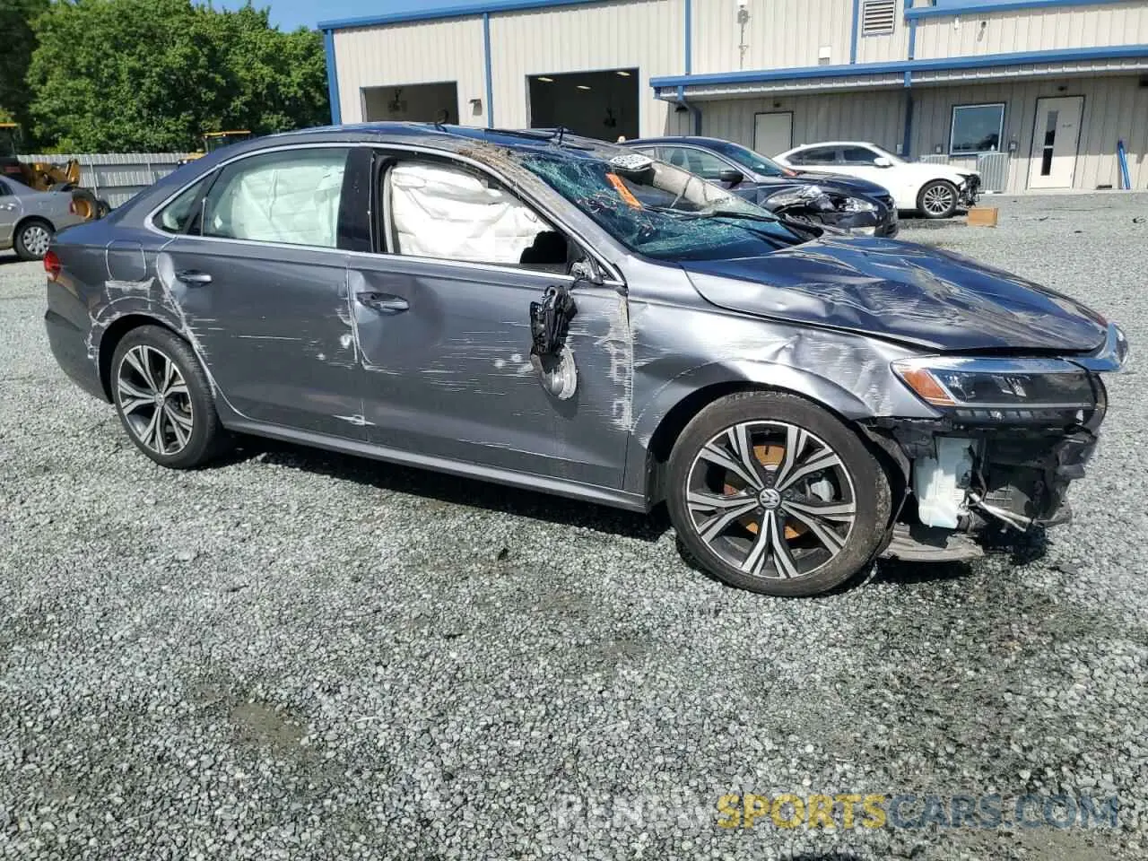 4 Photograph of a damaged car 1VWSA7A37MC009450 VOLKSWAGEN PASSAT 2021